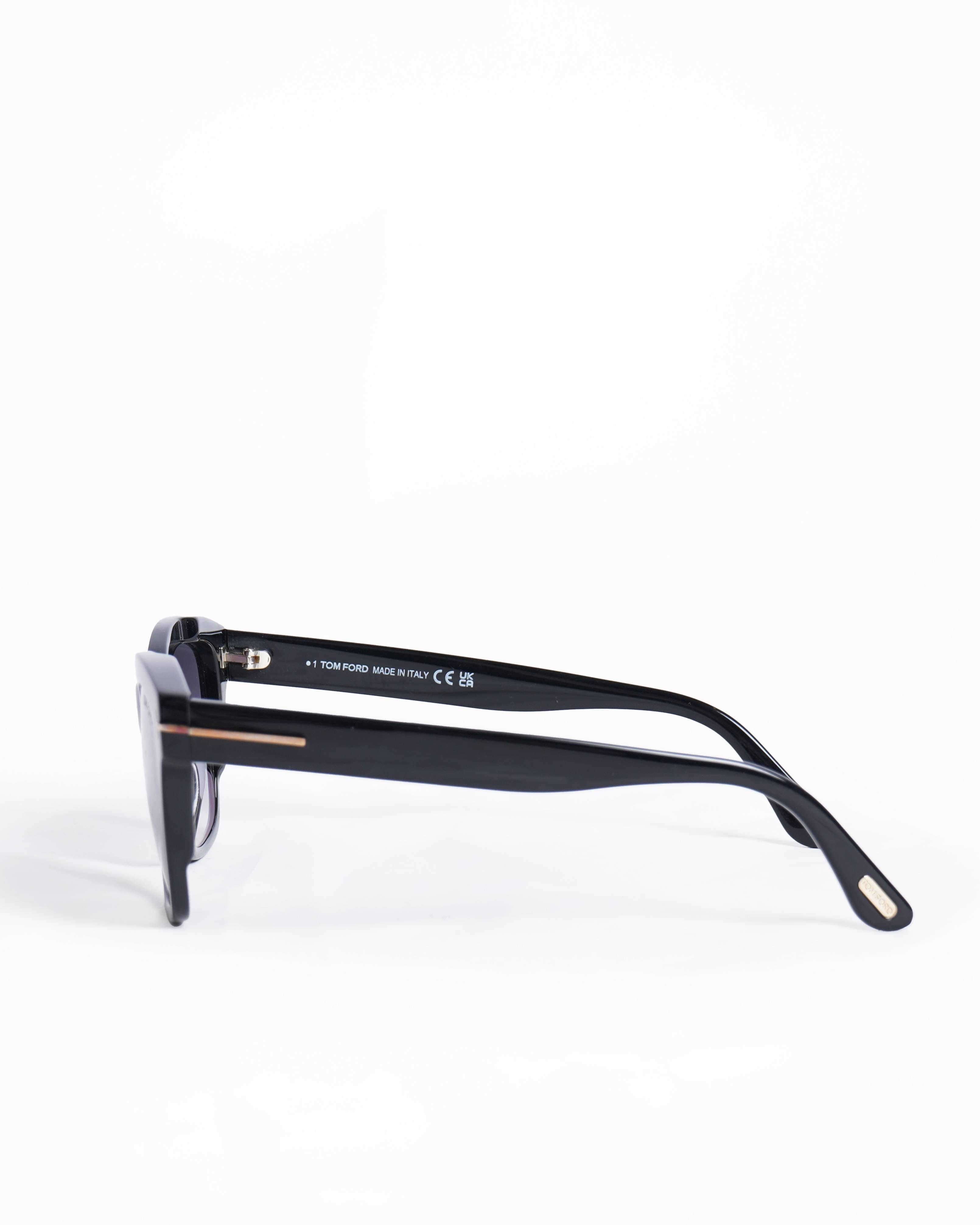 TOM FORD Black smoke mirrored lens sunglasses