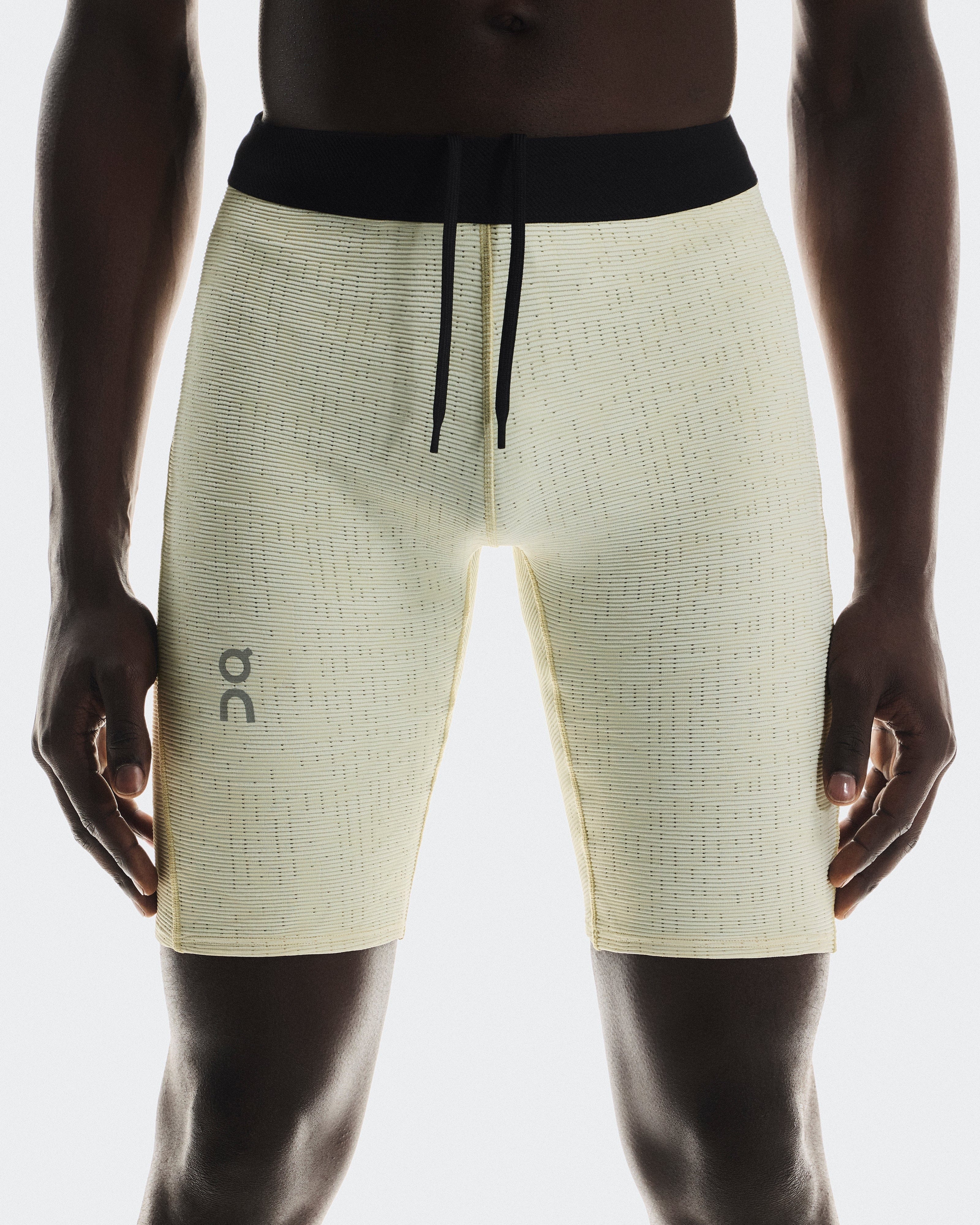 On Running On Pace Tights Short Taupe