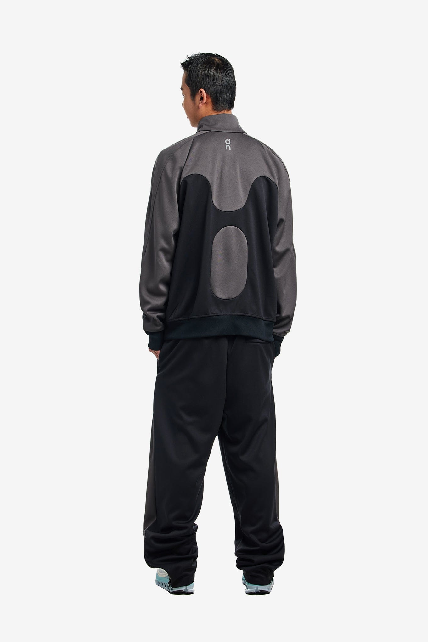 On Running TRACK JACKET IKON
