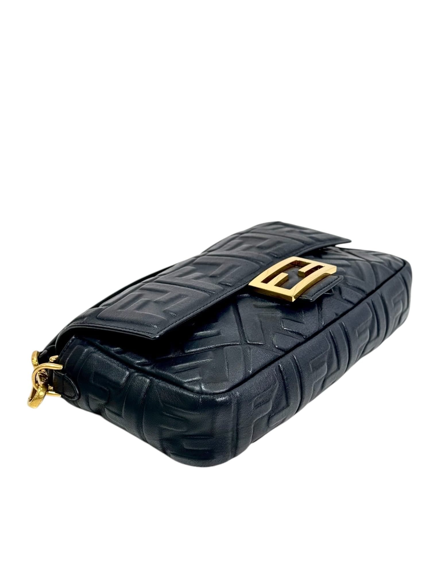 Fendi Baguette Classic Size Black Calfskin 06709692