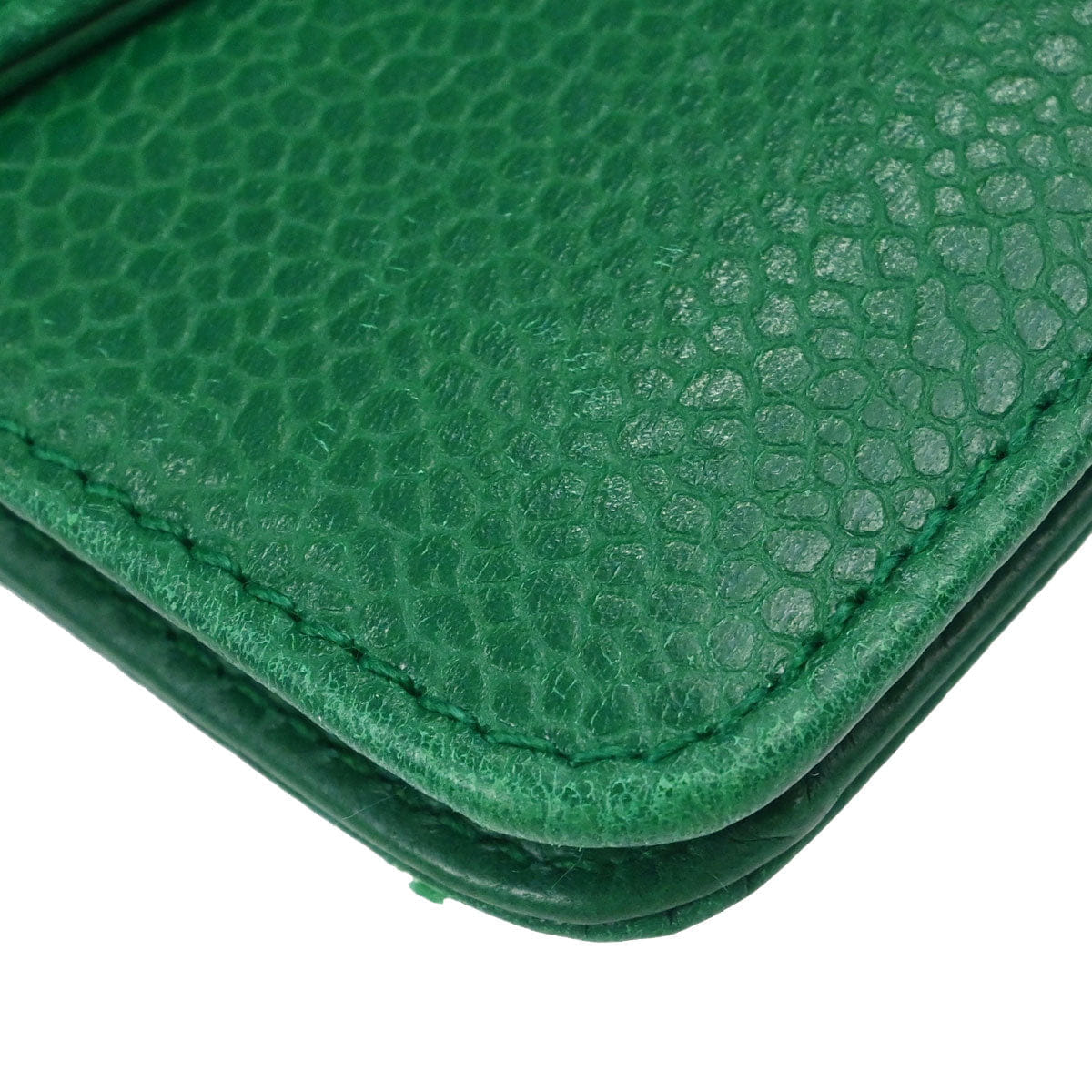 Chanel 1996 - 1997 Green Caviar Skin Bifold Long Wallet