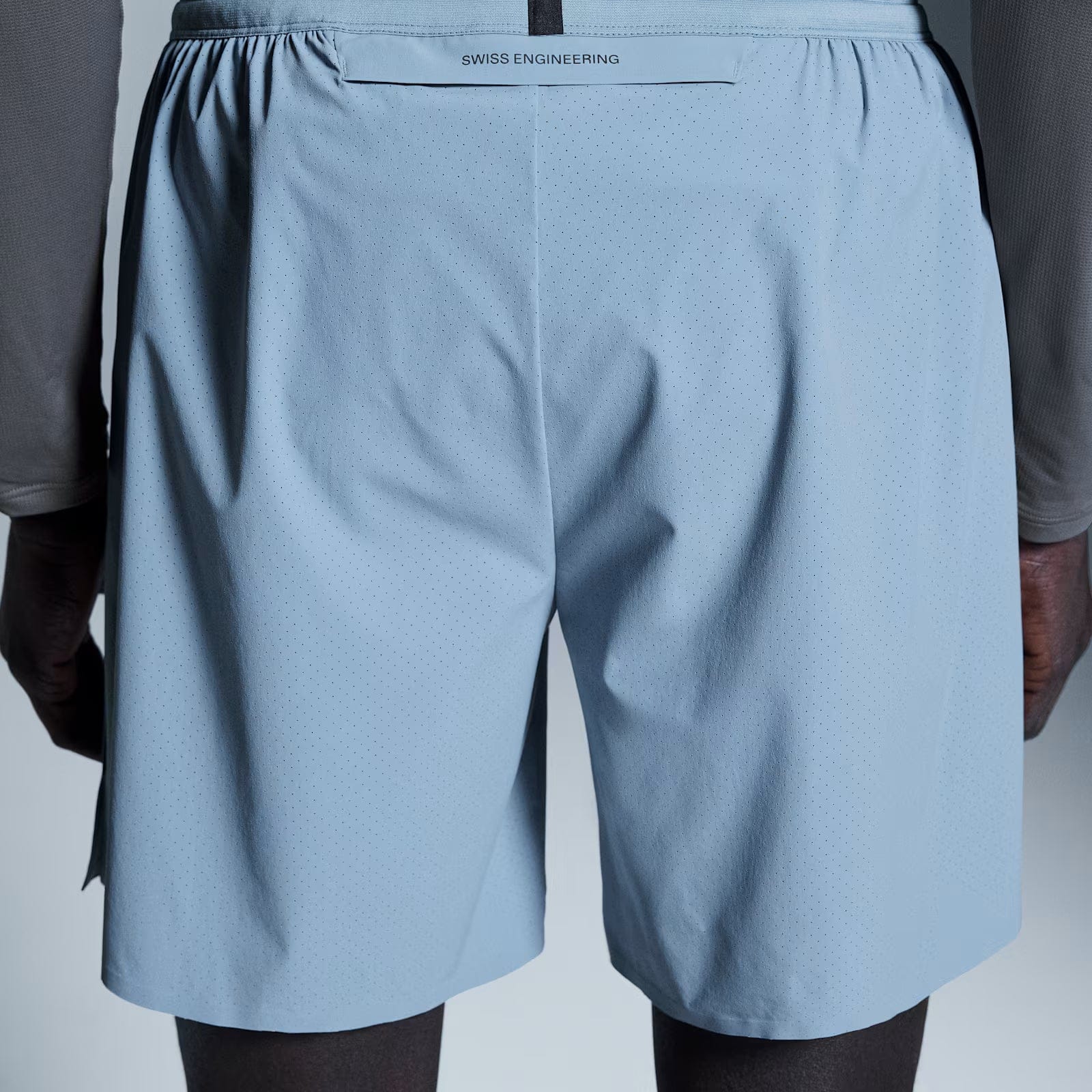 On Running On 7" Performance Shorts Chambray