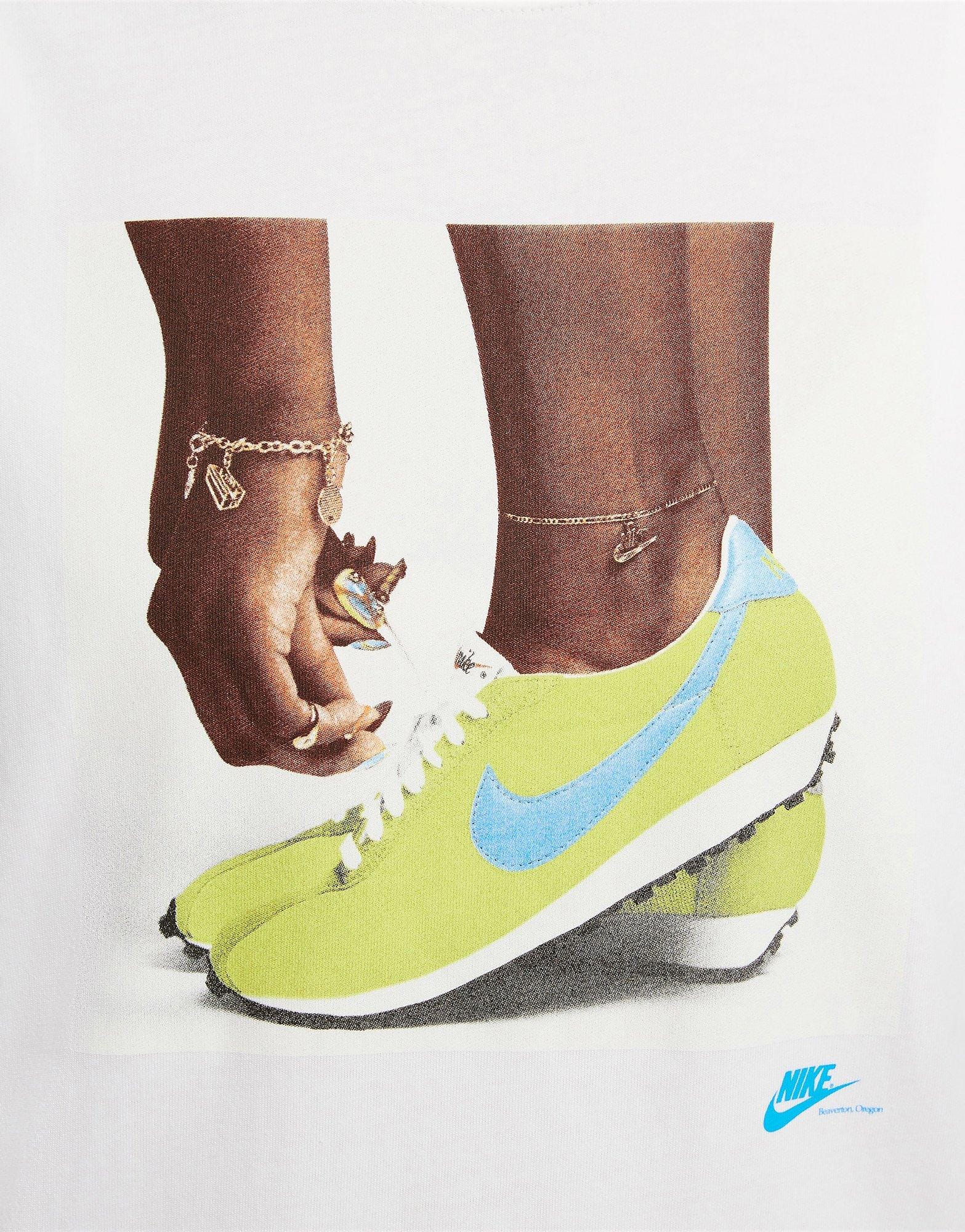 Nike Sportswear Loose T - Shirt