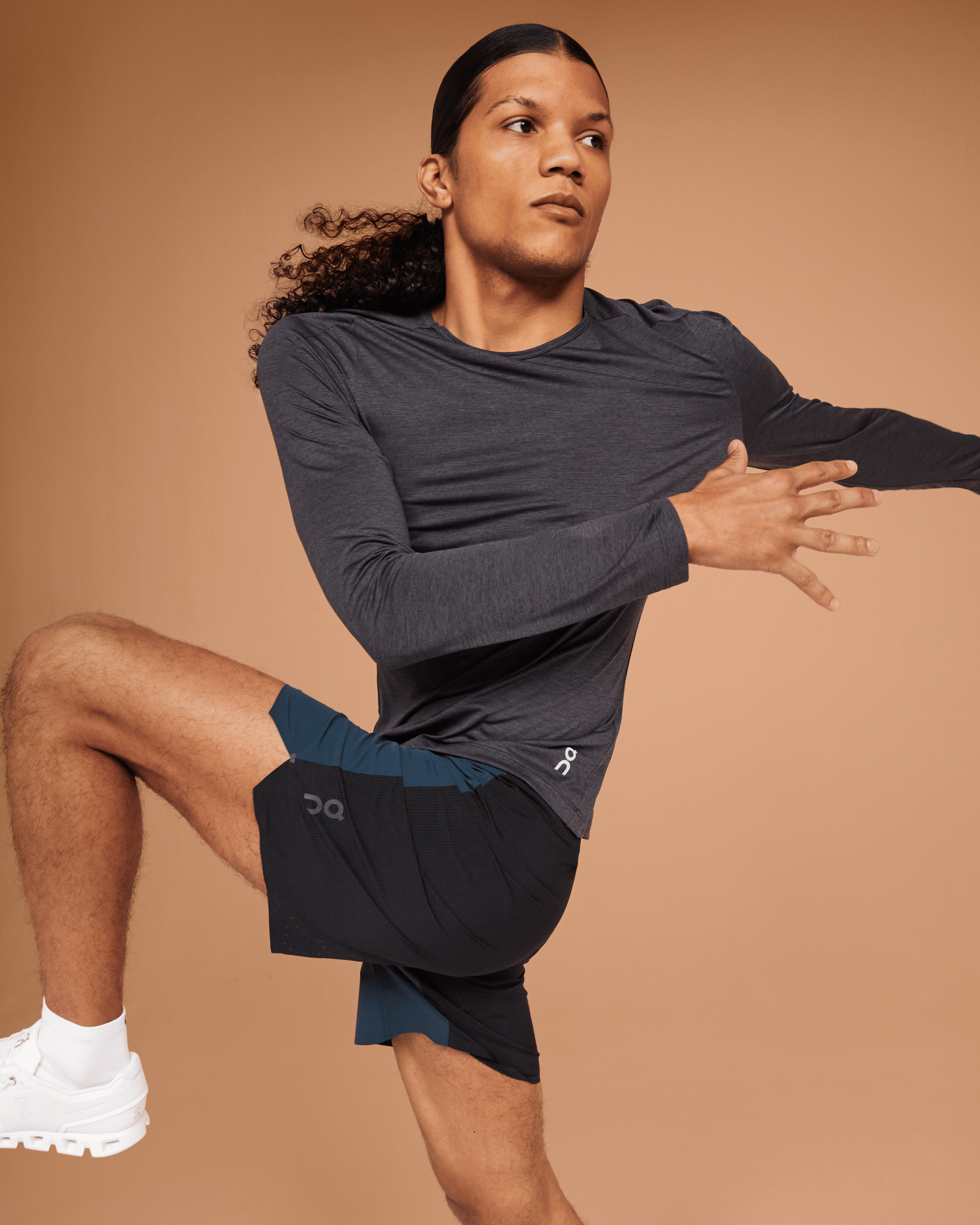 On Running On Lightweight Shorts Navy | Black
