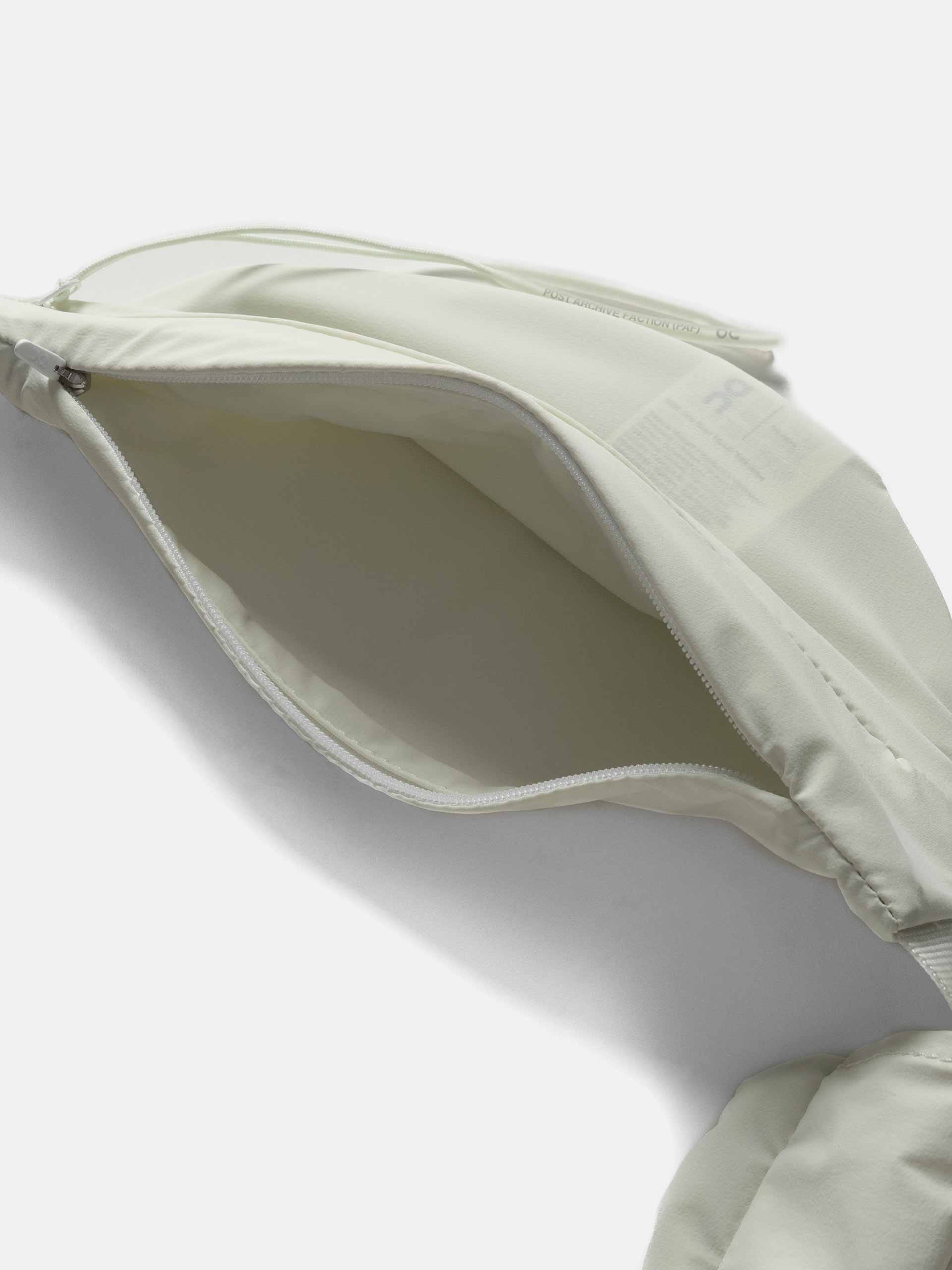 On Running x PAF Run Belt Ice