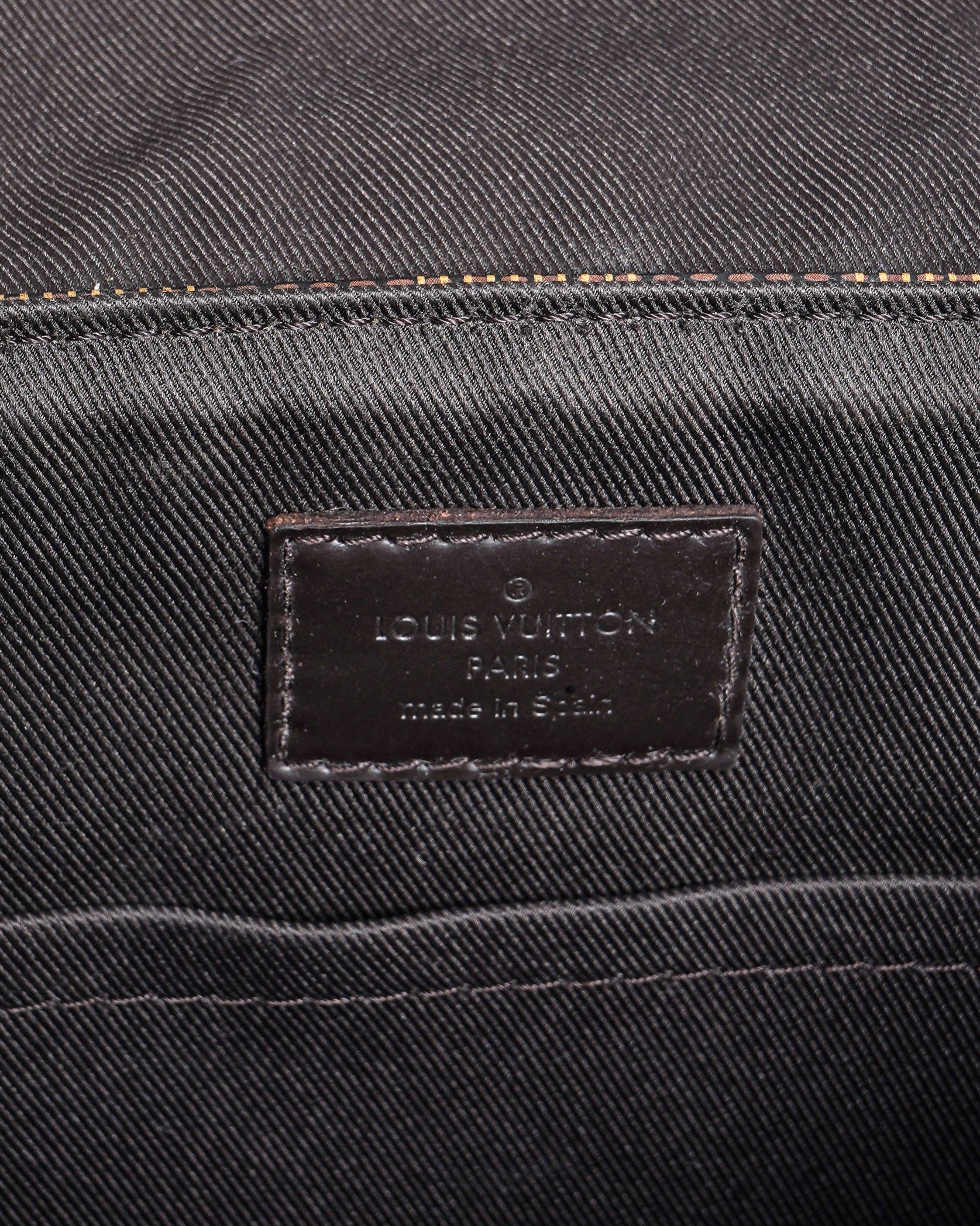 Louis Vuitton Damier Ebene Canvas District PM Messenger Bag