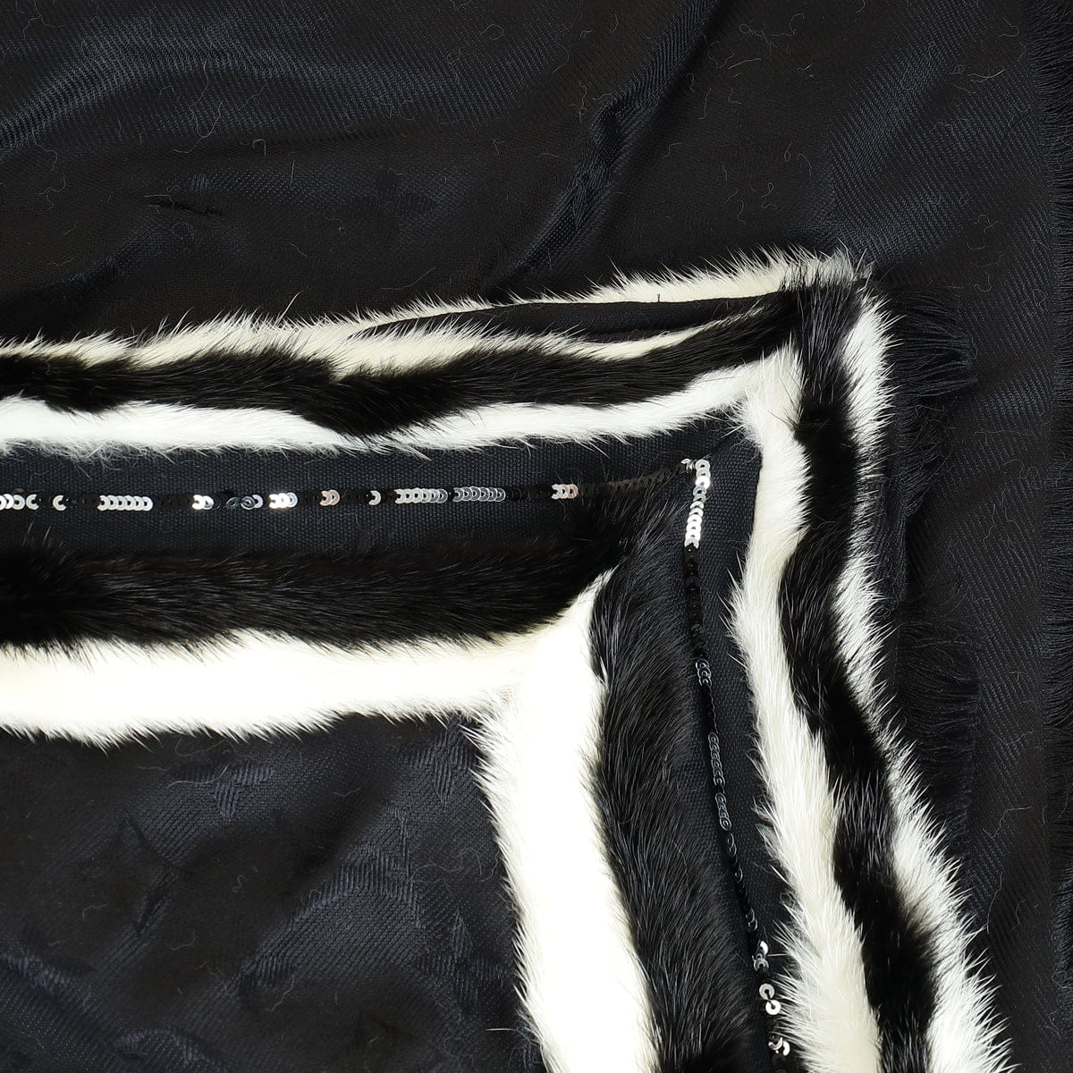 Louis Vuitton Bicolor Monogram Winter Party Monogram Shawl
