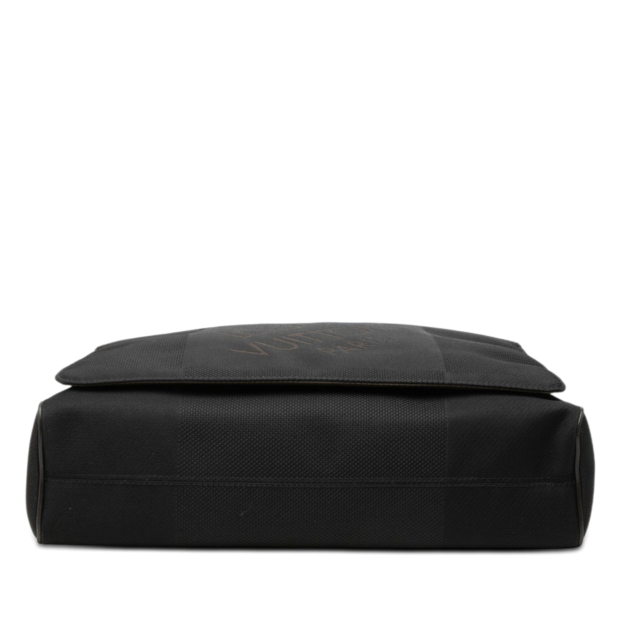 Louis Vuitton Damier Geant Messenger Bag
