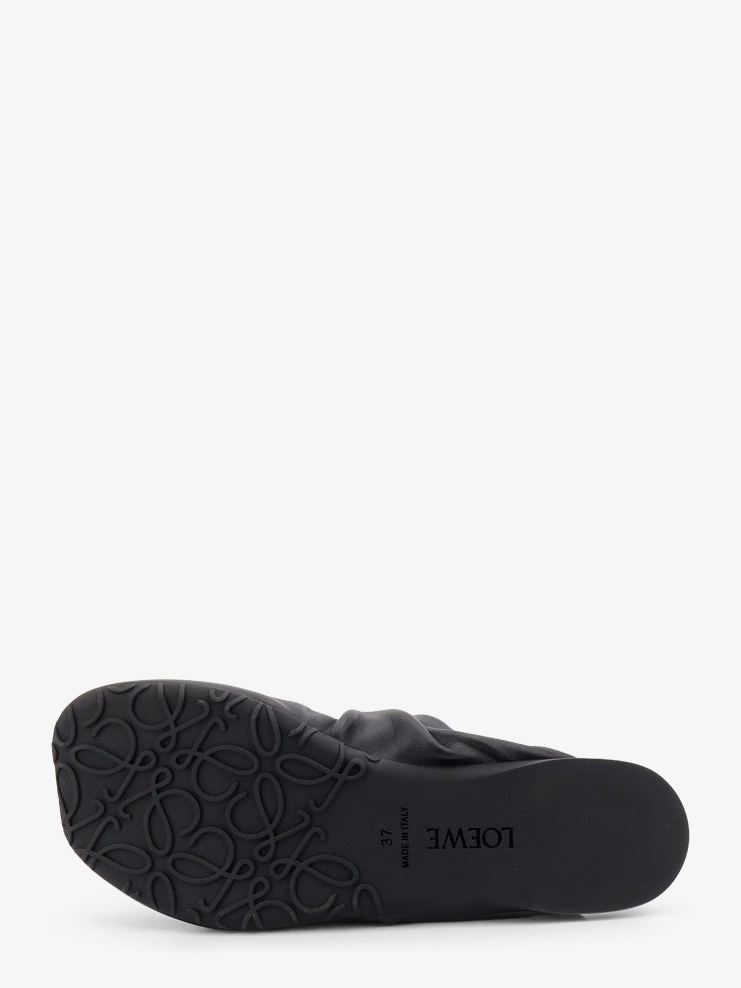 Loewe Pebble Soft low leather sandals