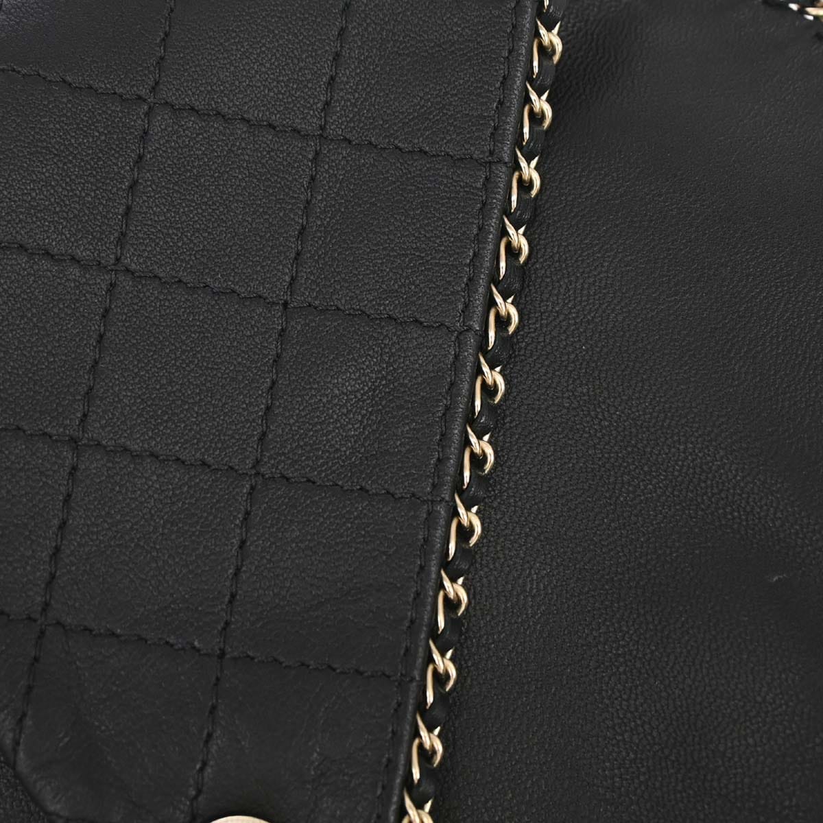 Chanel Black Lambskin Bandana 19 Small Good