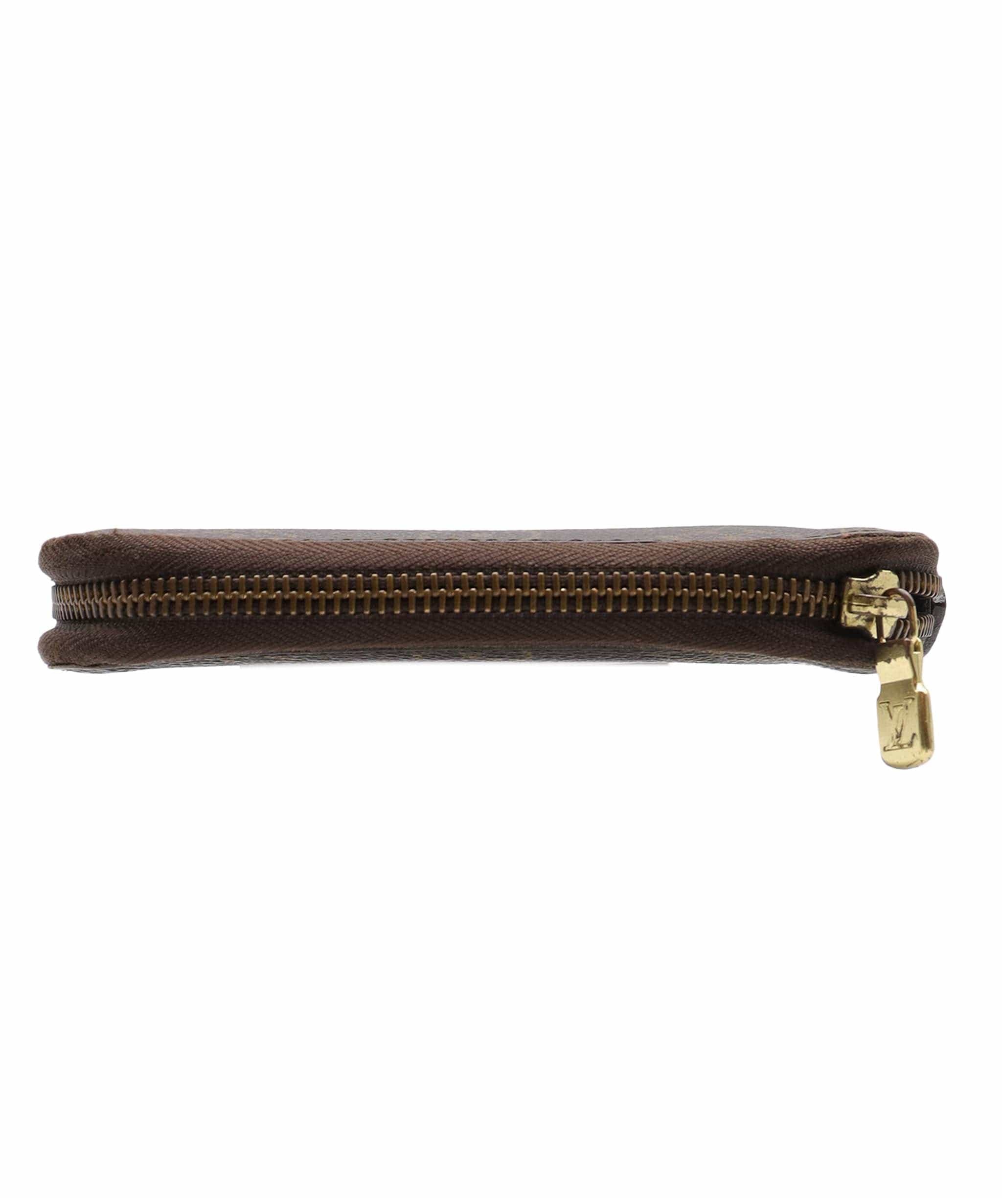 Louis Vuitton Monogram Poche Escapade Travel Case M60113 LV Auth 105681 DXBS3291