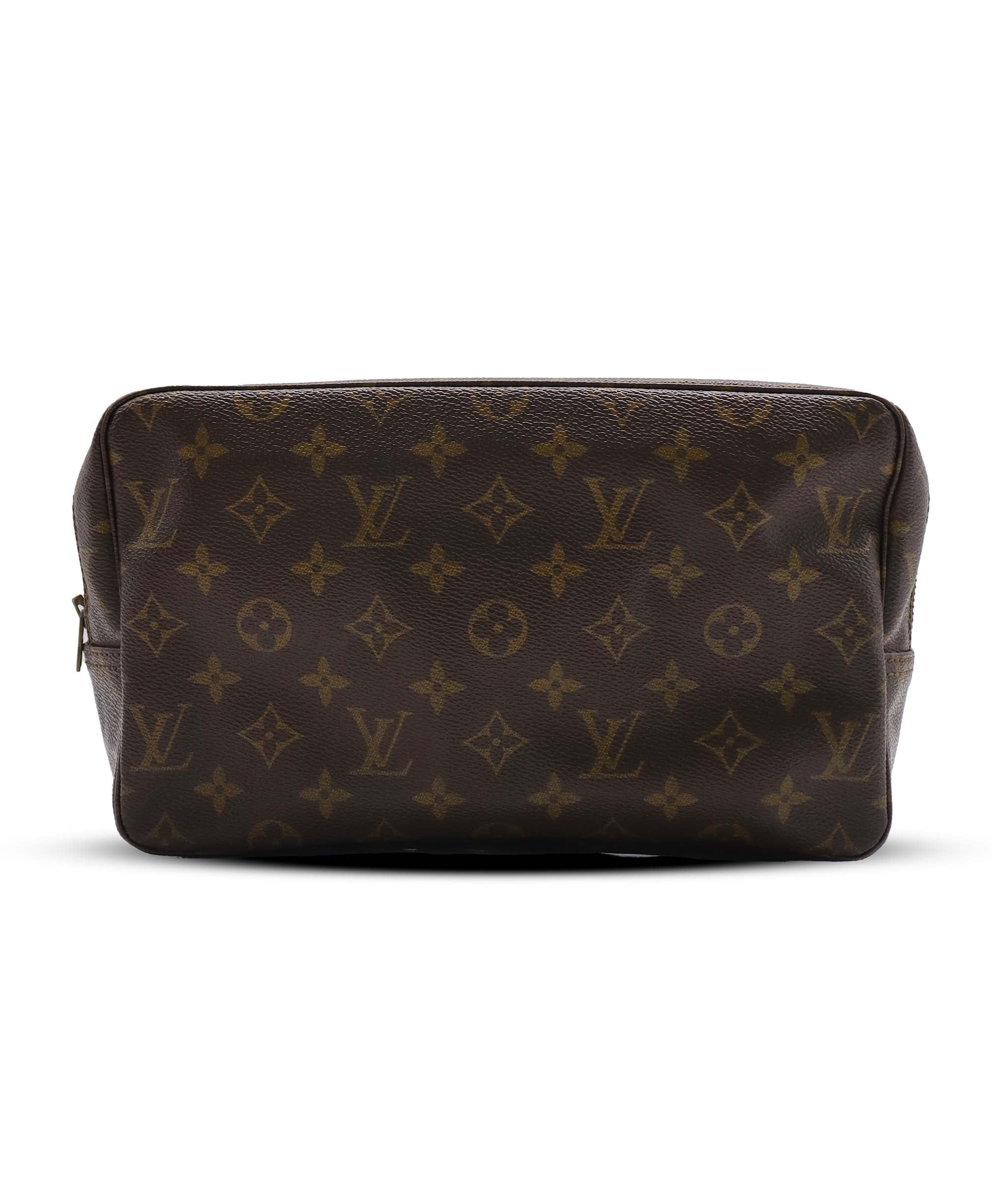 Louis Vuitton Trousse Toilette 28 M47522 B1022WUCBM