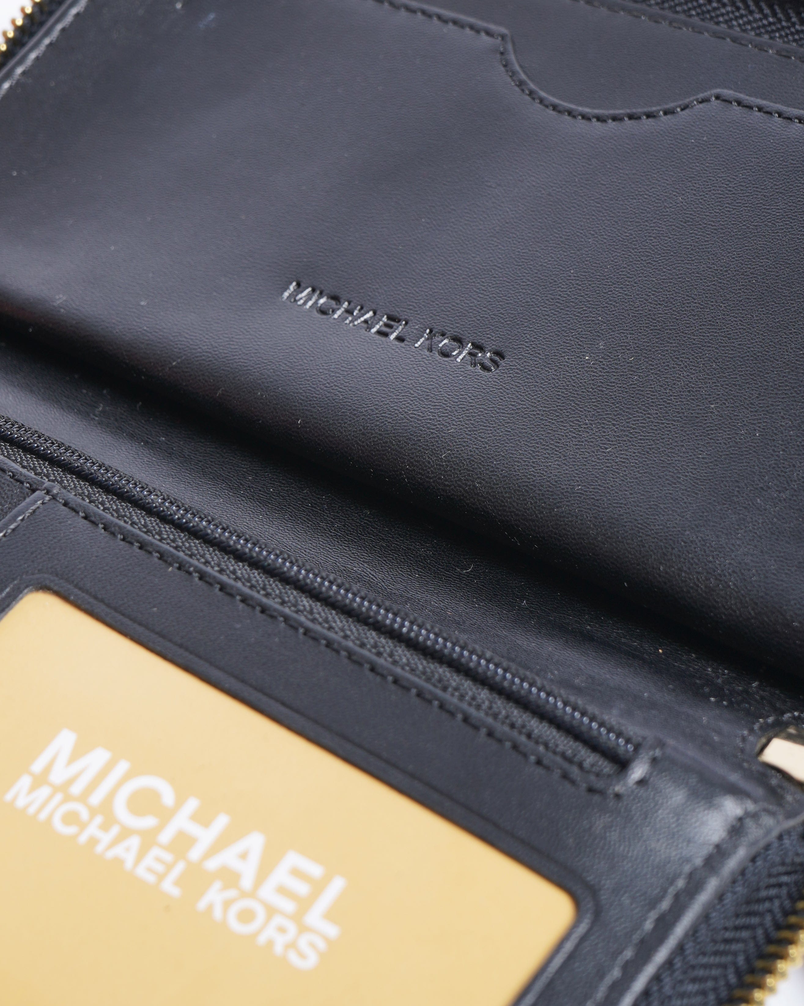 Michael Kors New Michael Kors Jet Set Travel Zip Around Wallet With Detachable Wristlet