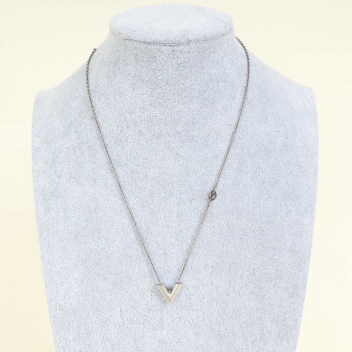 Louis Vuitton Brass Essential V Supple Necklace