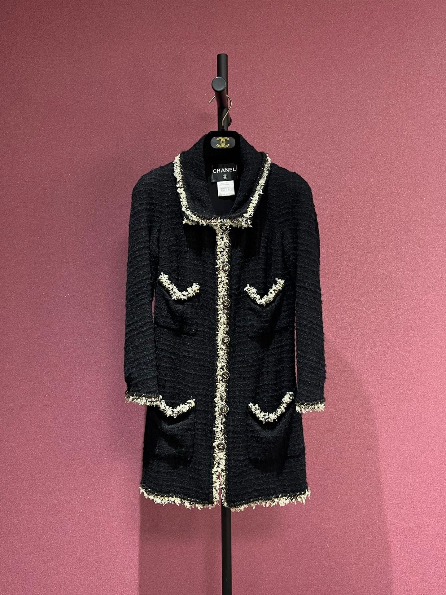 CHANEL BLACK TWEED JACKET 36 FT102145