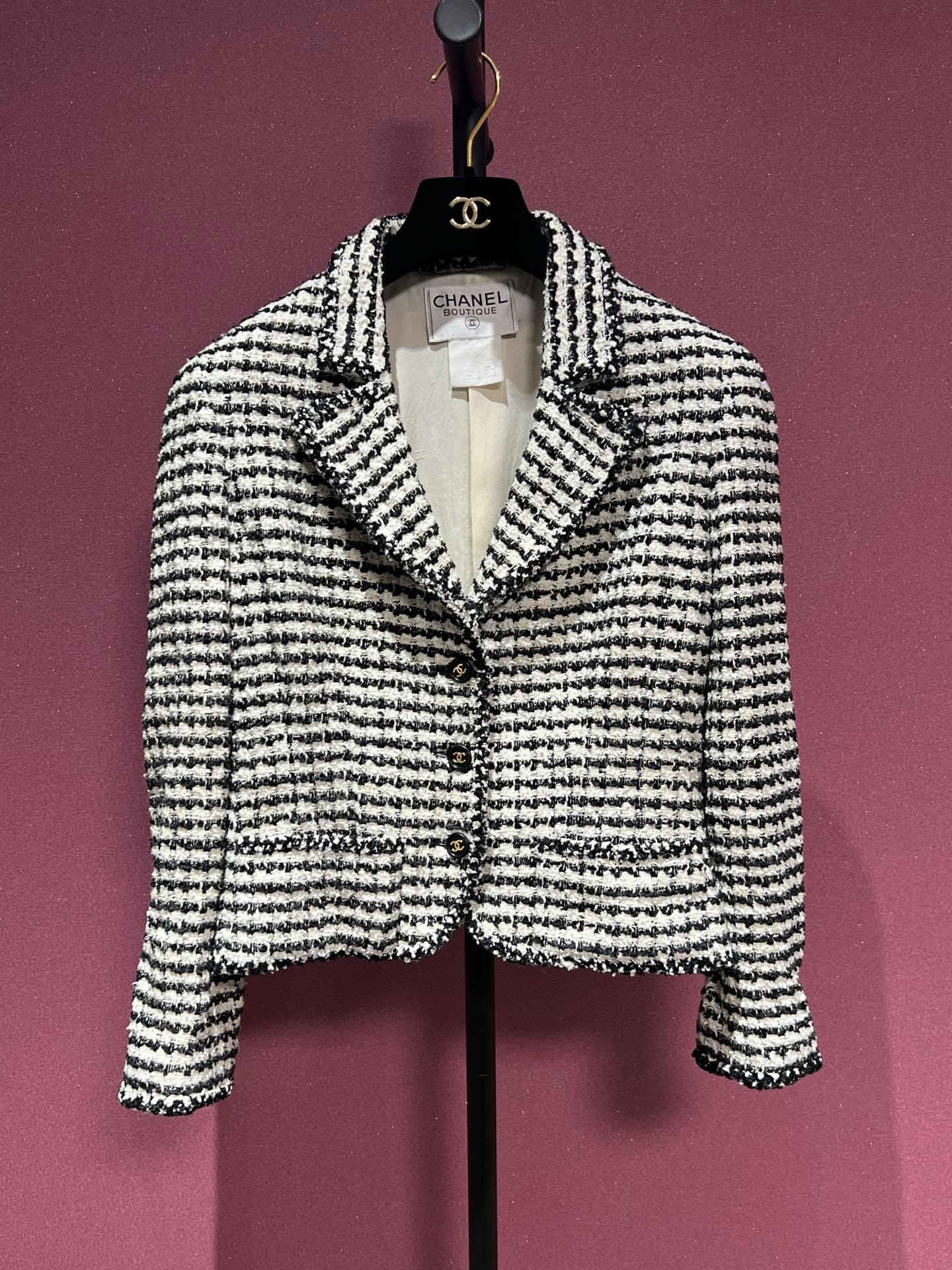 CHANEL 1997 BW HERRINGBONE JACKET 42 FT101892