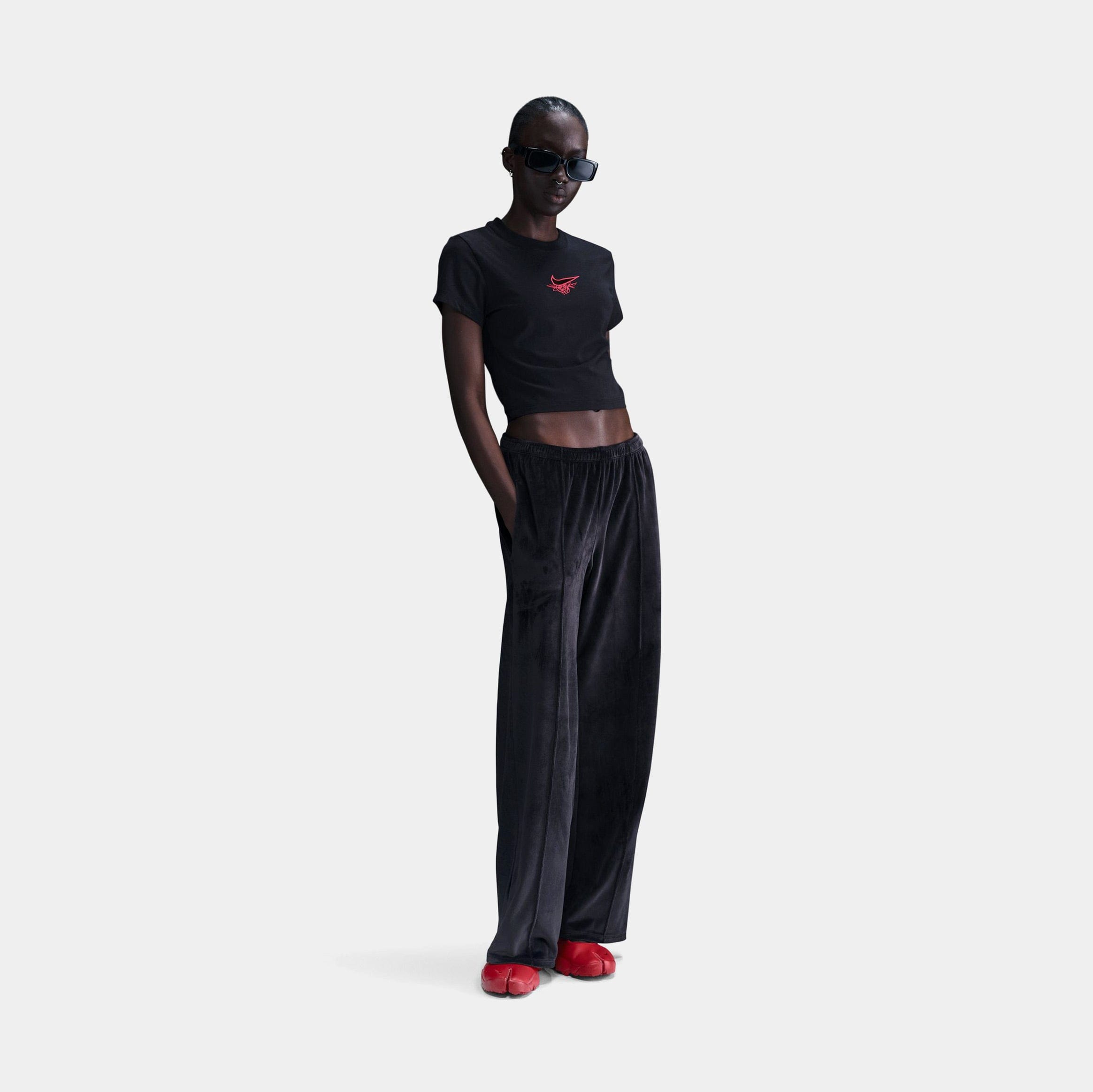 Nike NSW Chill Knit Slim Cropped Womens Short Sleeve Shirt (Black)