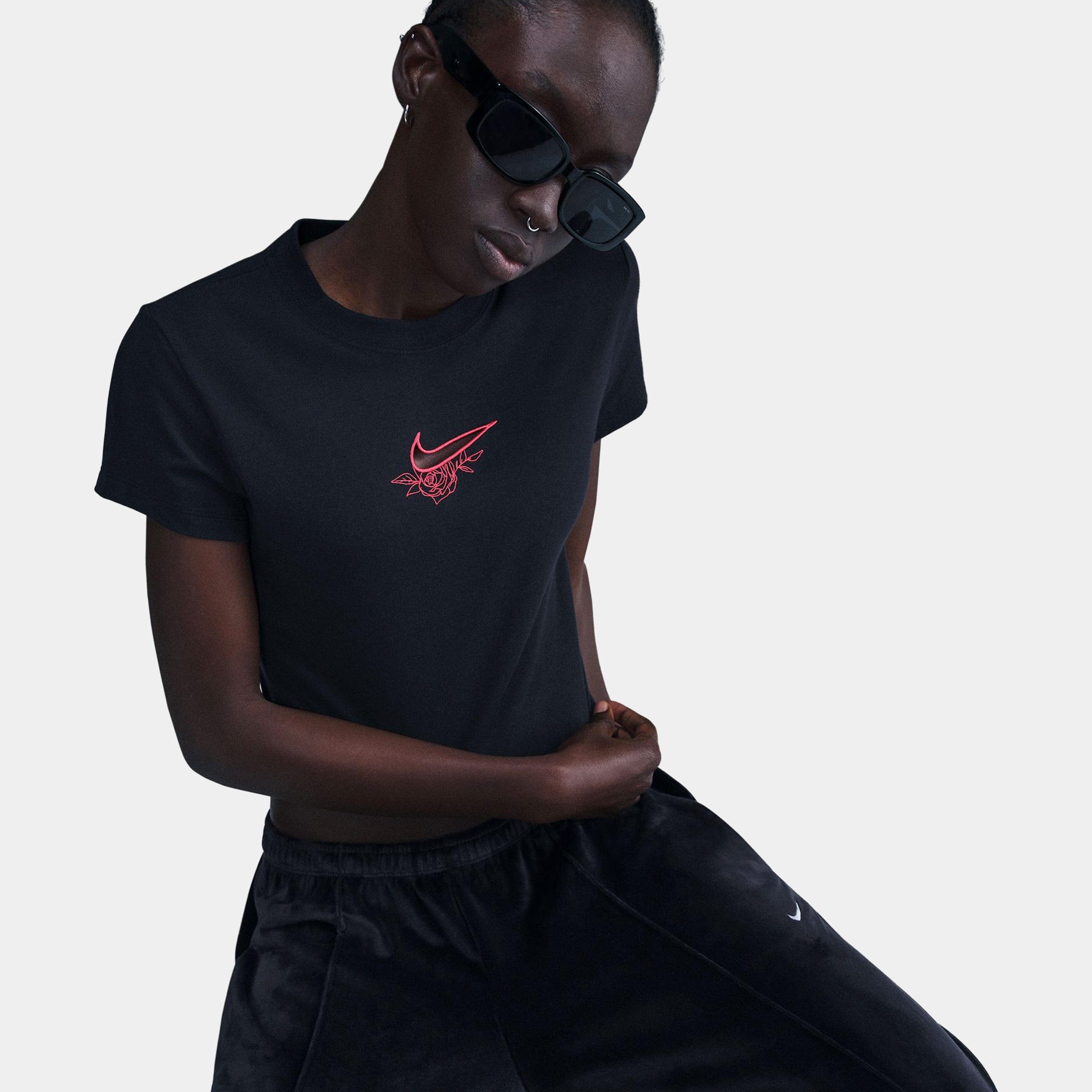 Nike NSW Chill Knit Slim Cropped Womens Short Sleeve Shirt (Black)