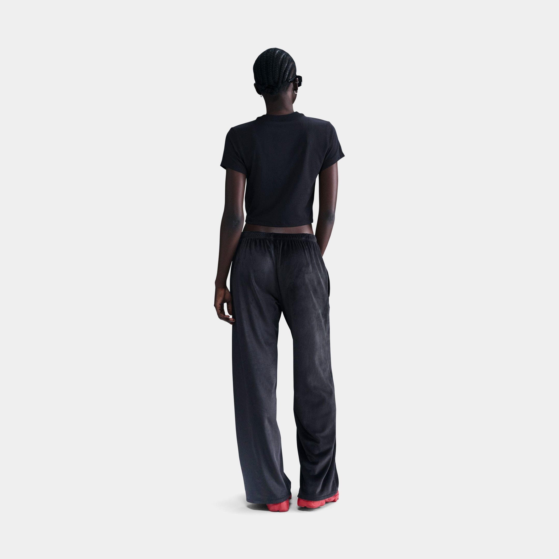 Nike NSW Chill Knit Slim Cropped Womens Short Sleeve Shirt (Black)