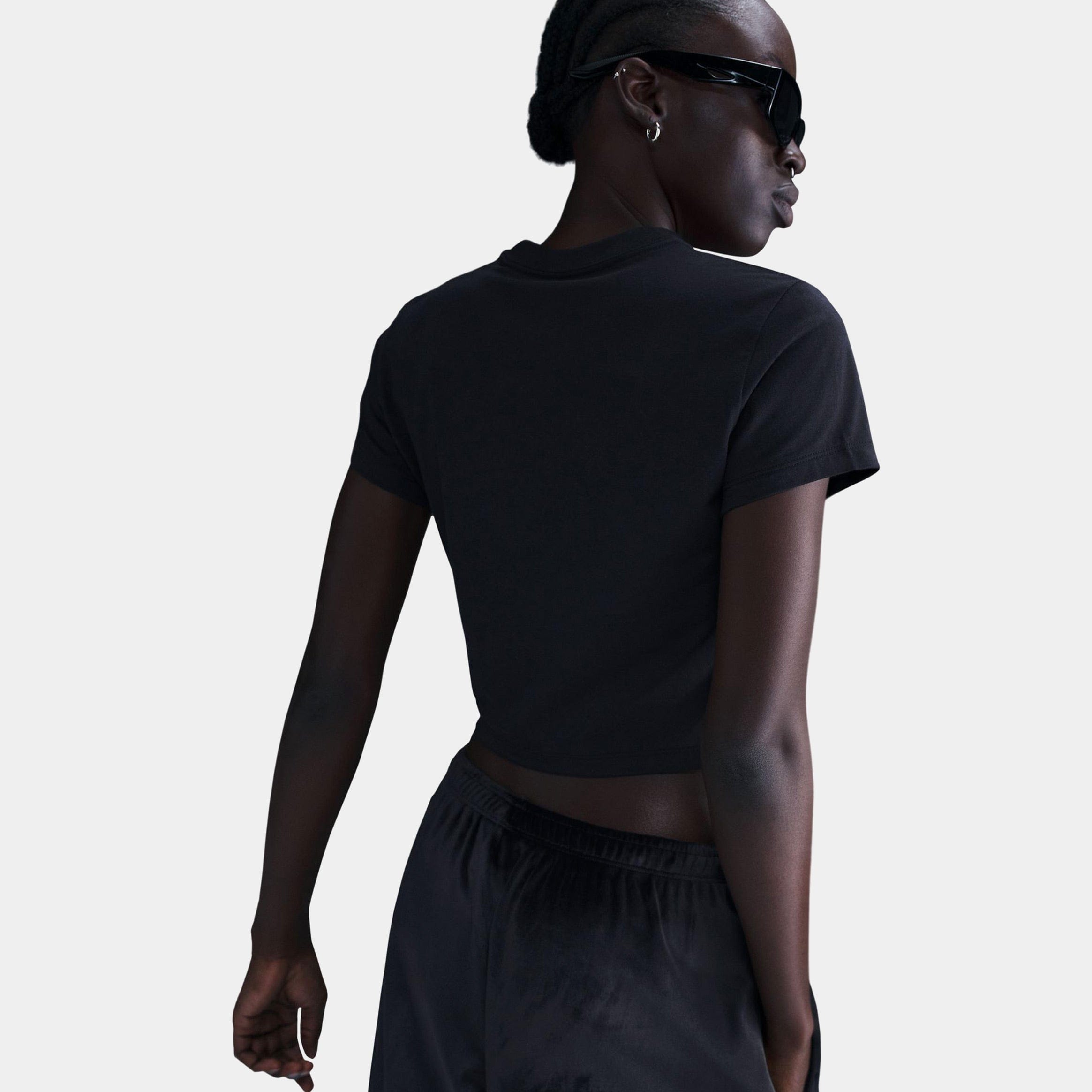 Nike NSW Chill Knit Slim Cropped Womens Short Sleeve Shirt (Black)