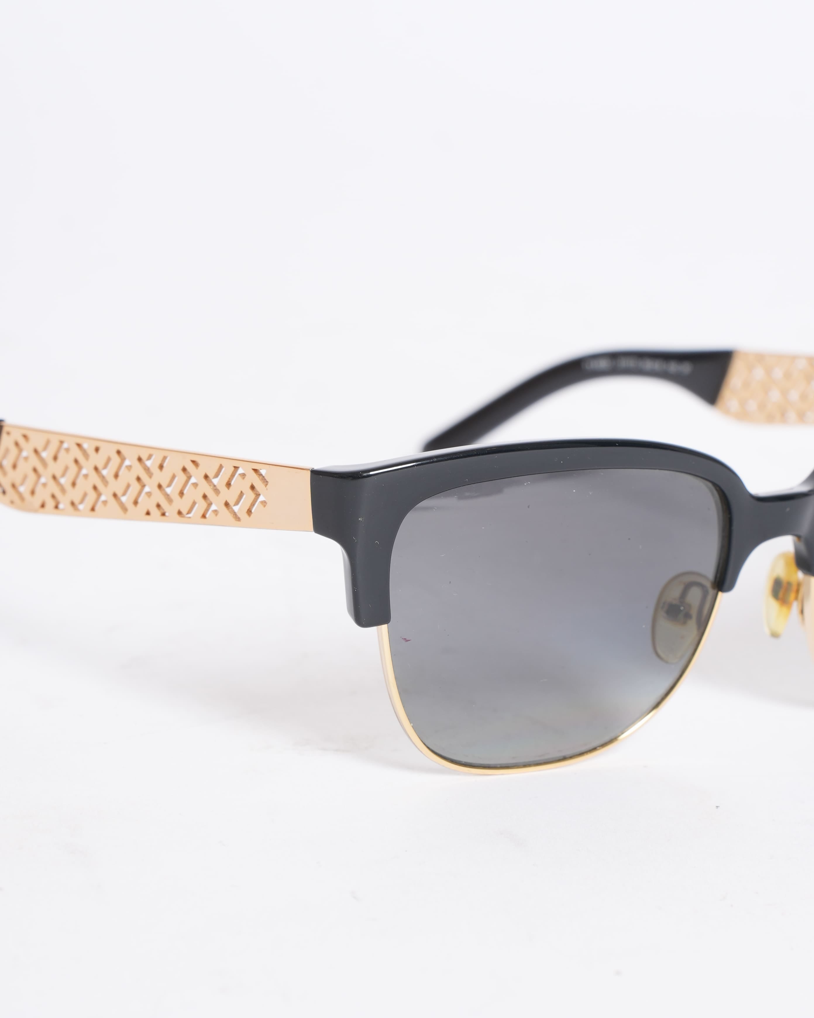 Tory Burch Unisex Sunglasses with Gold - Tone Temple Detailing