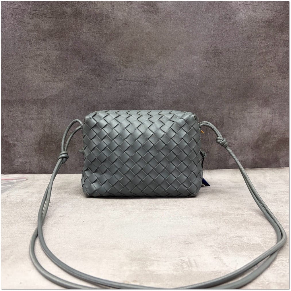Bottega Veneta Grey Intrecciato Nappa Leather Camera Bag C19494985607