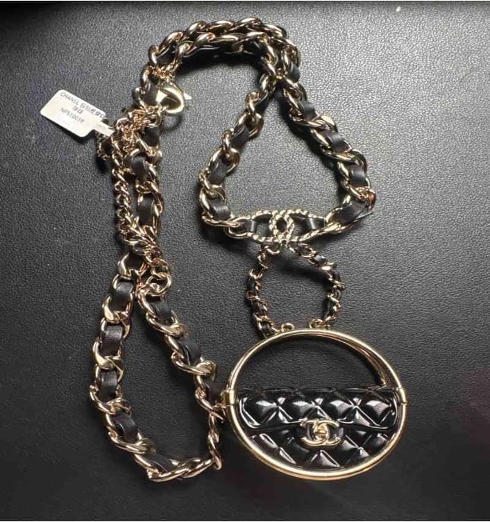 CHANEL Hula handbag leather chain necklace NP510019