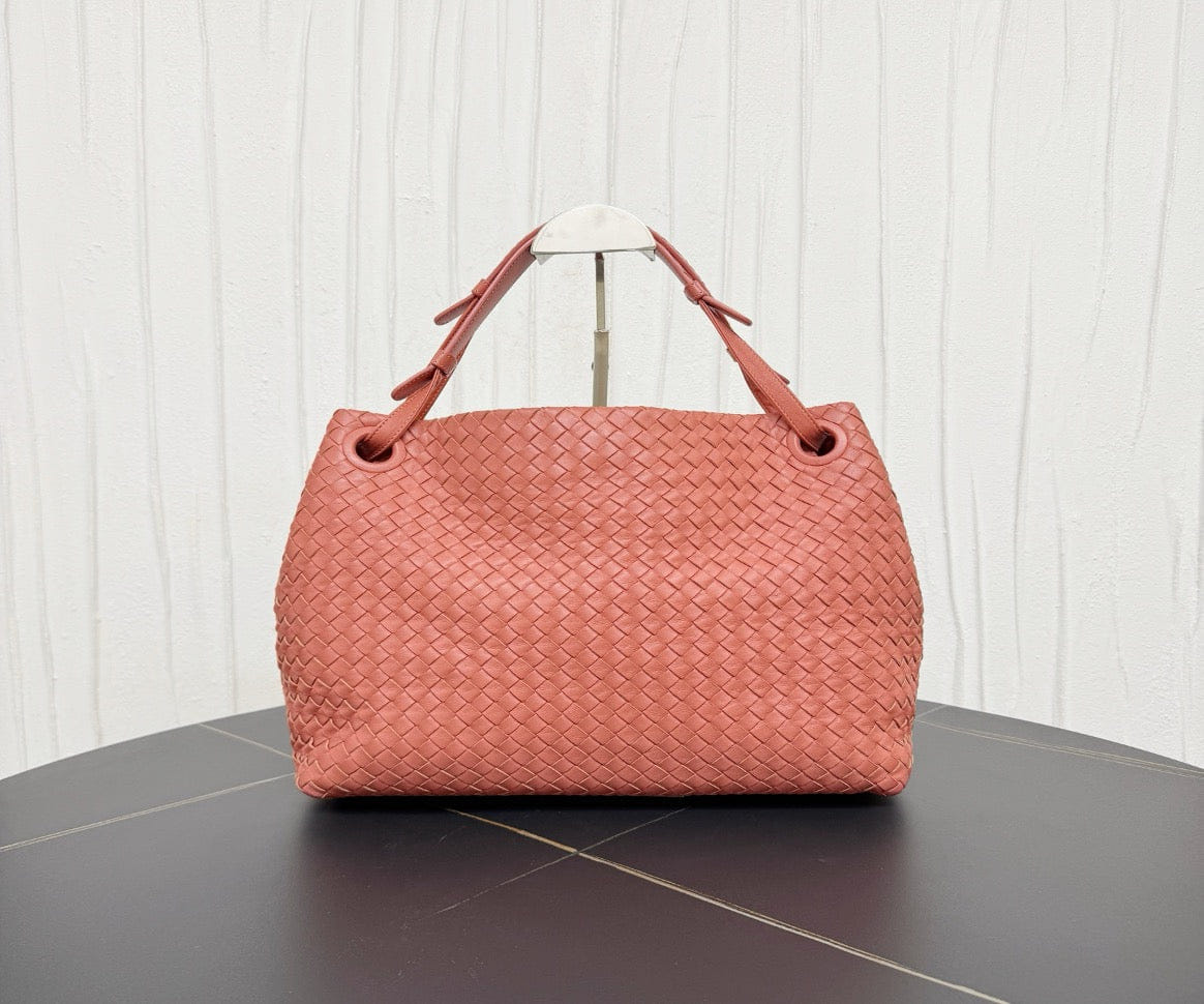 Bottega Veneta BV red shoulder bag, size 34 15220513