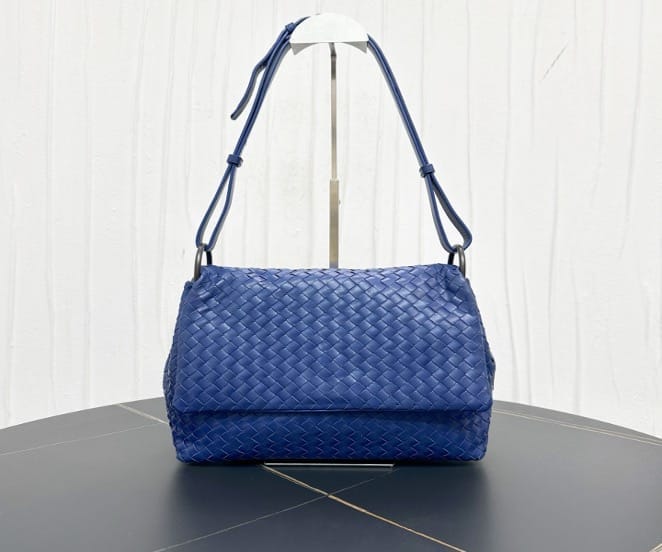 Bottega Veneta BV Blue Woven Shoulder Bag/Messenger Bag 29 19591944