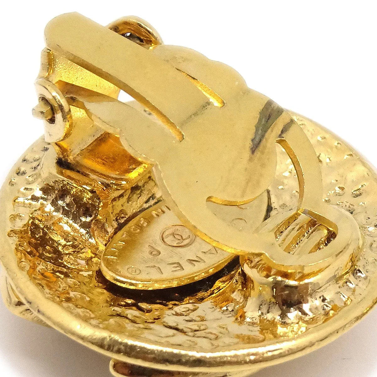 Chanel 1994 Gold Quilted CC Round Earrings Small
