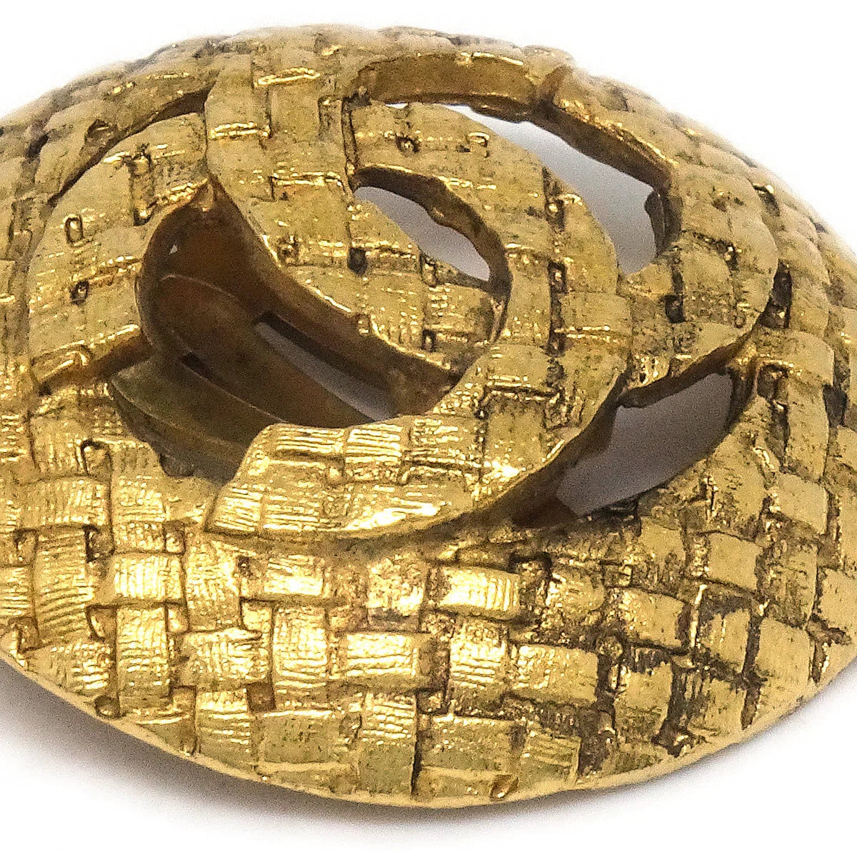 Chanel 1994 Woven CC Cutout Earrings Gold Clip - On 2889