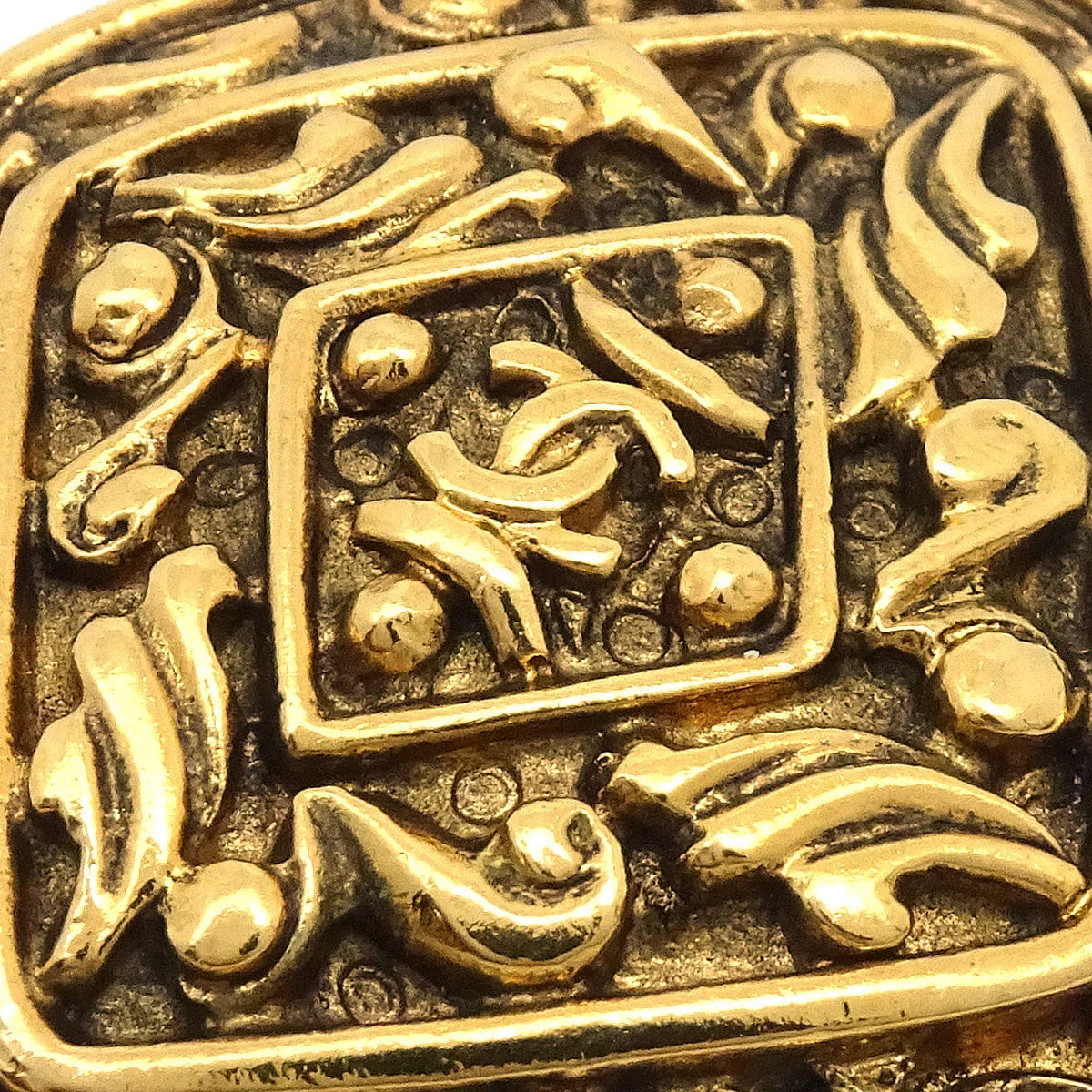 Chanel Earrings Clip - On Gold 2492