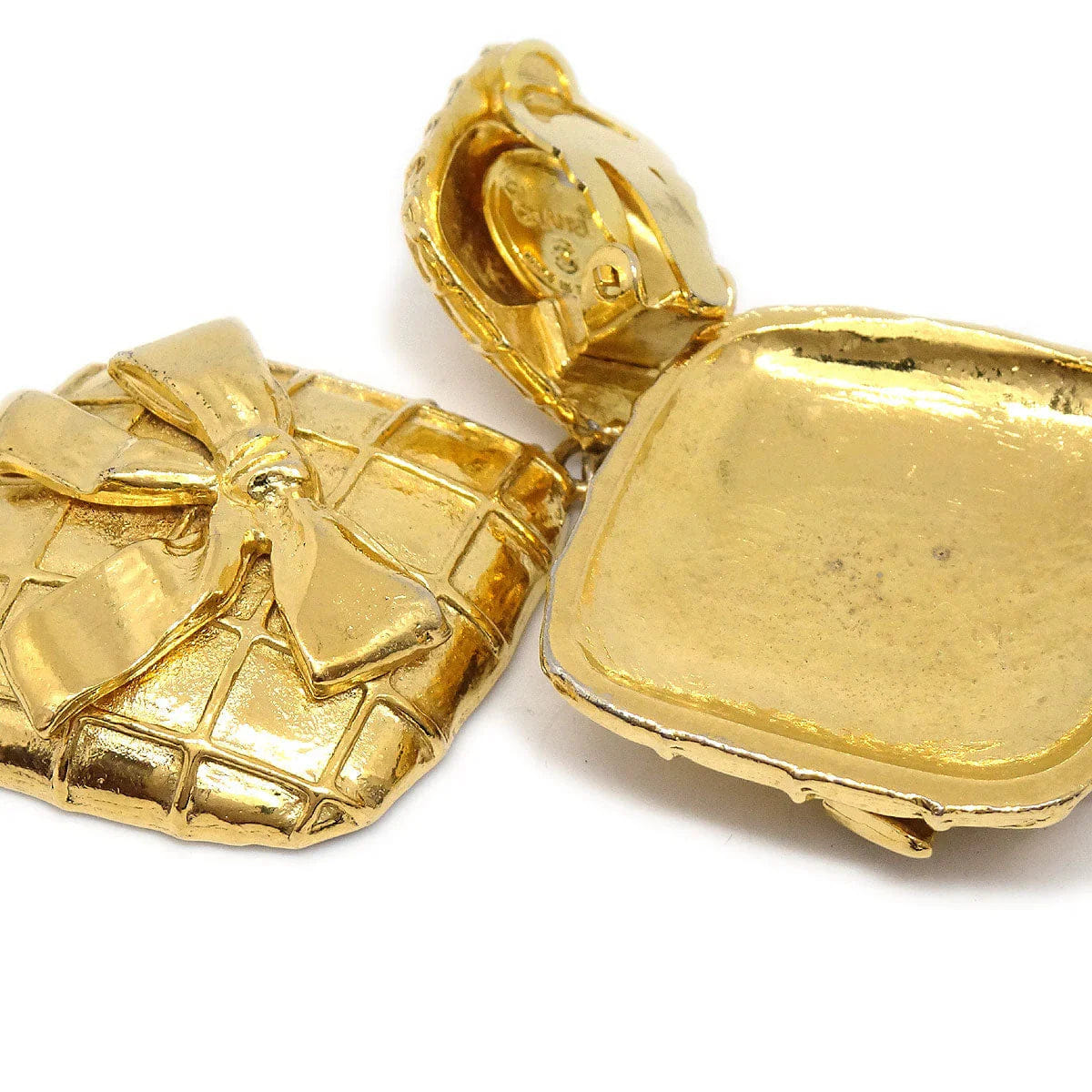 Chanel 1980s Bow Dangling Earrings Clip - On Gold