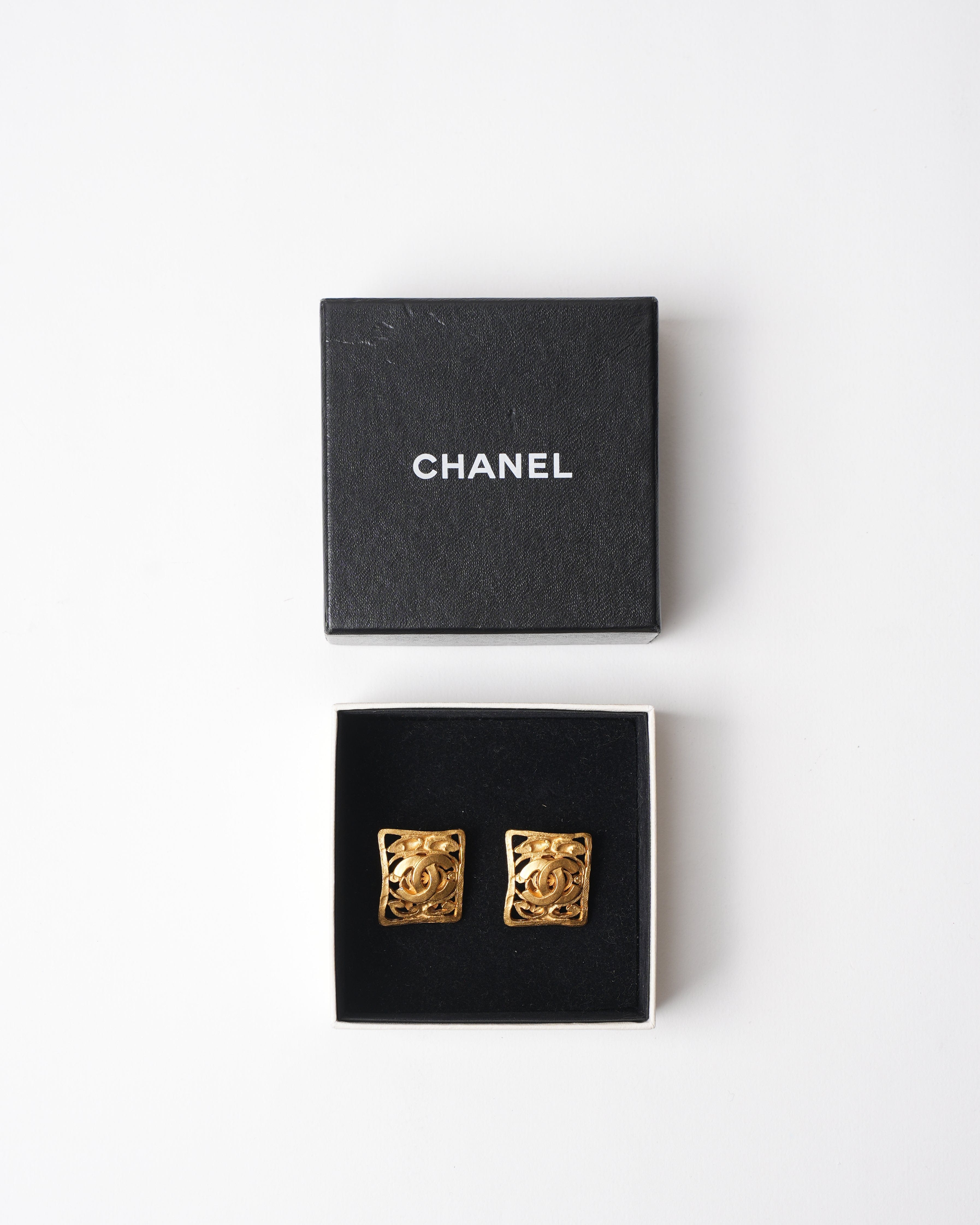 Chanel Vintage Chanel Gold Plated since 1995 Earring
