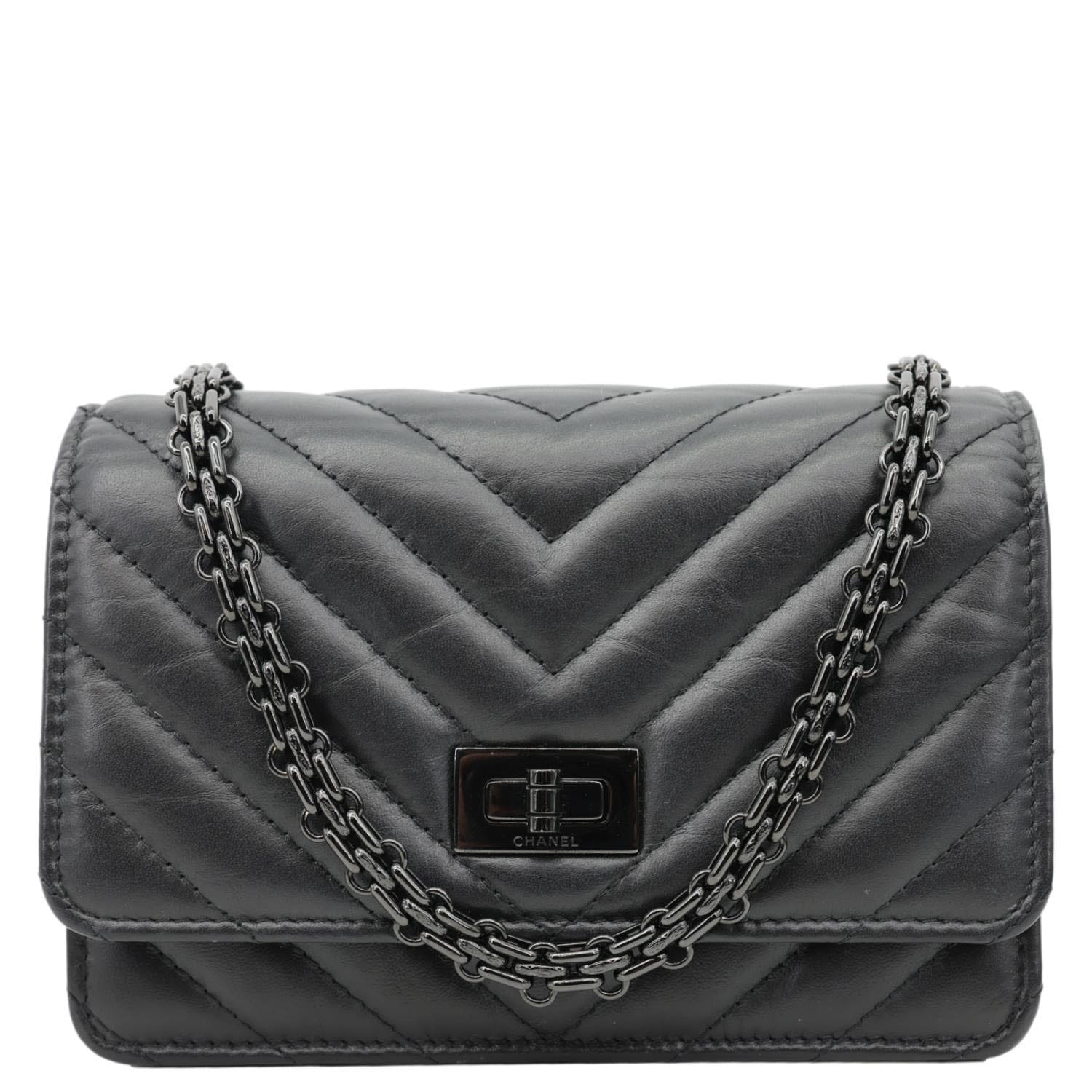 CHANEL Reissue Chevron Leather Wallet On Chain Black