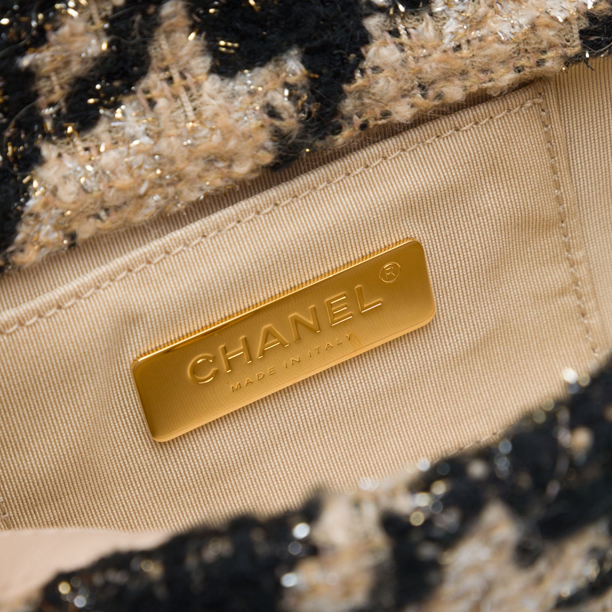 Chanel Houndstooth Tweed 19 Belt Bag