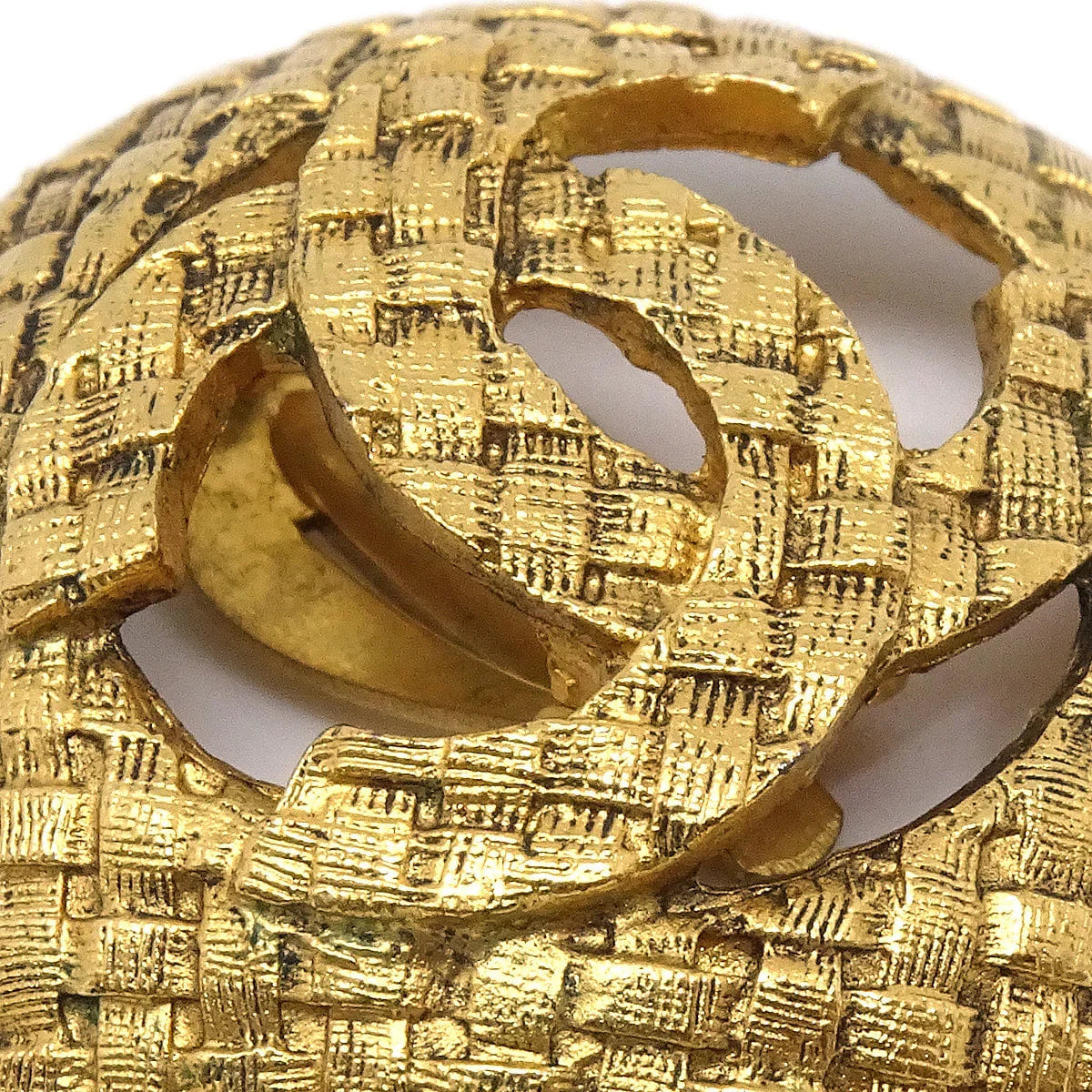 Chanel Button Earrings Gold Clip - On 29/2889
