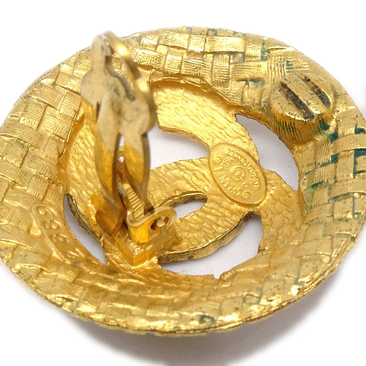 Chanel Button Earrings Gold Clip - On 29/2889