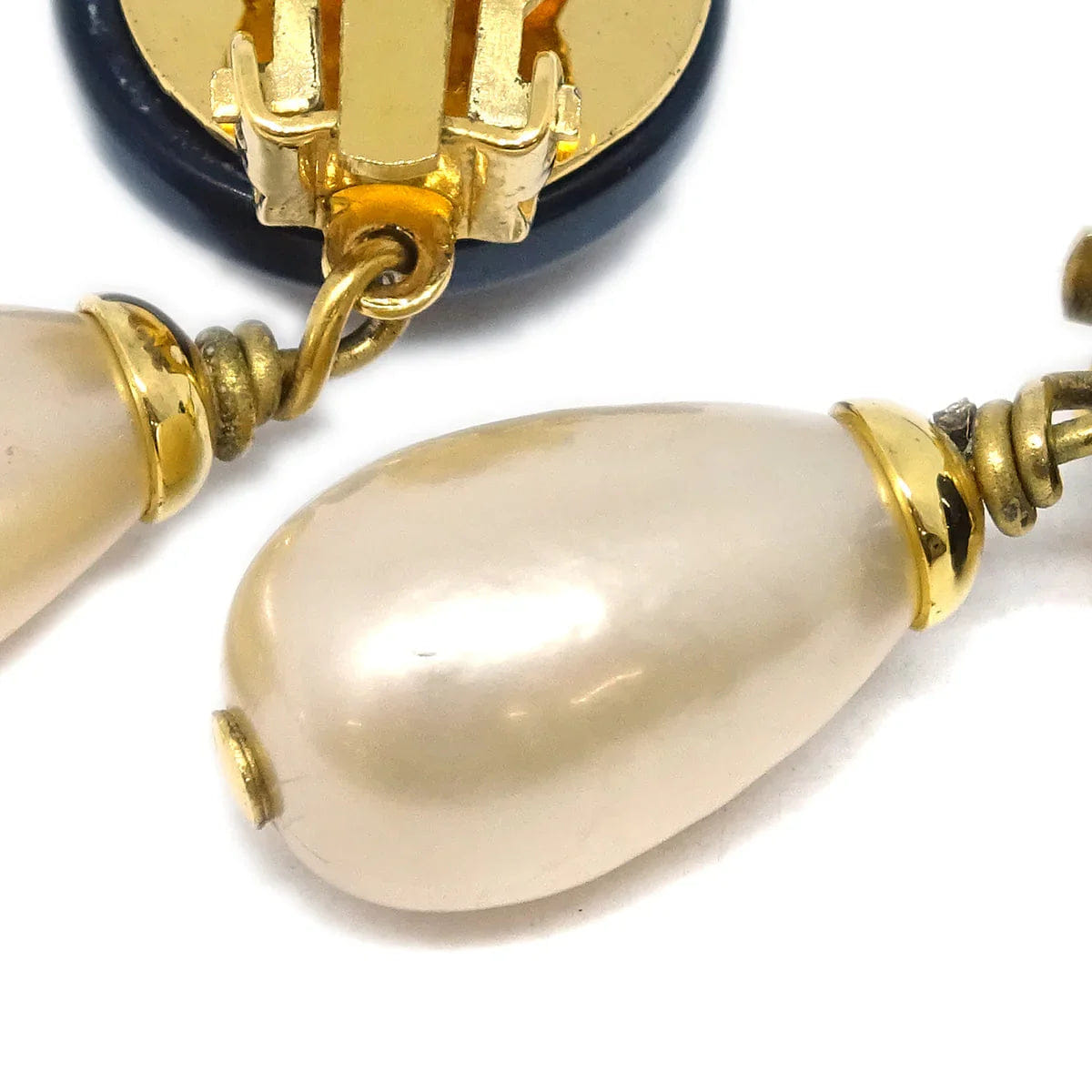 Chanel Artificial Pearl Dangle Earrings Clip - On 93A