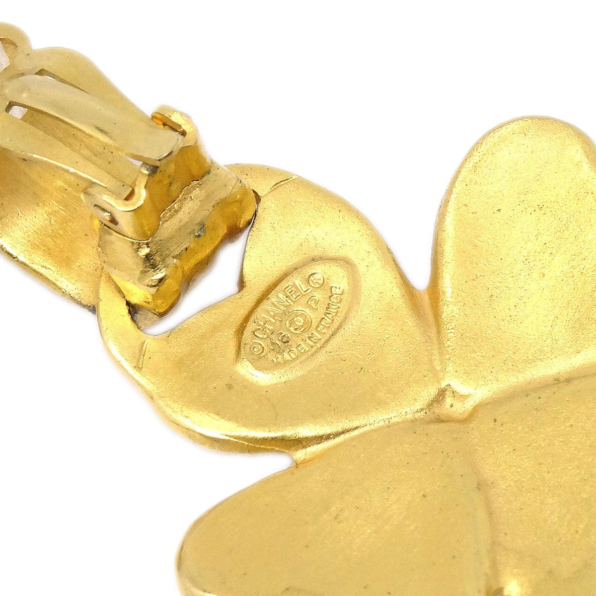 Chanel Clover Dangle Gold Clip - On Earrings 95P