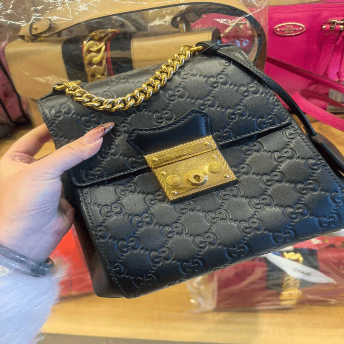 Gucci Black padlock packback AKC0538