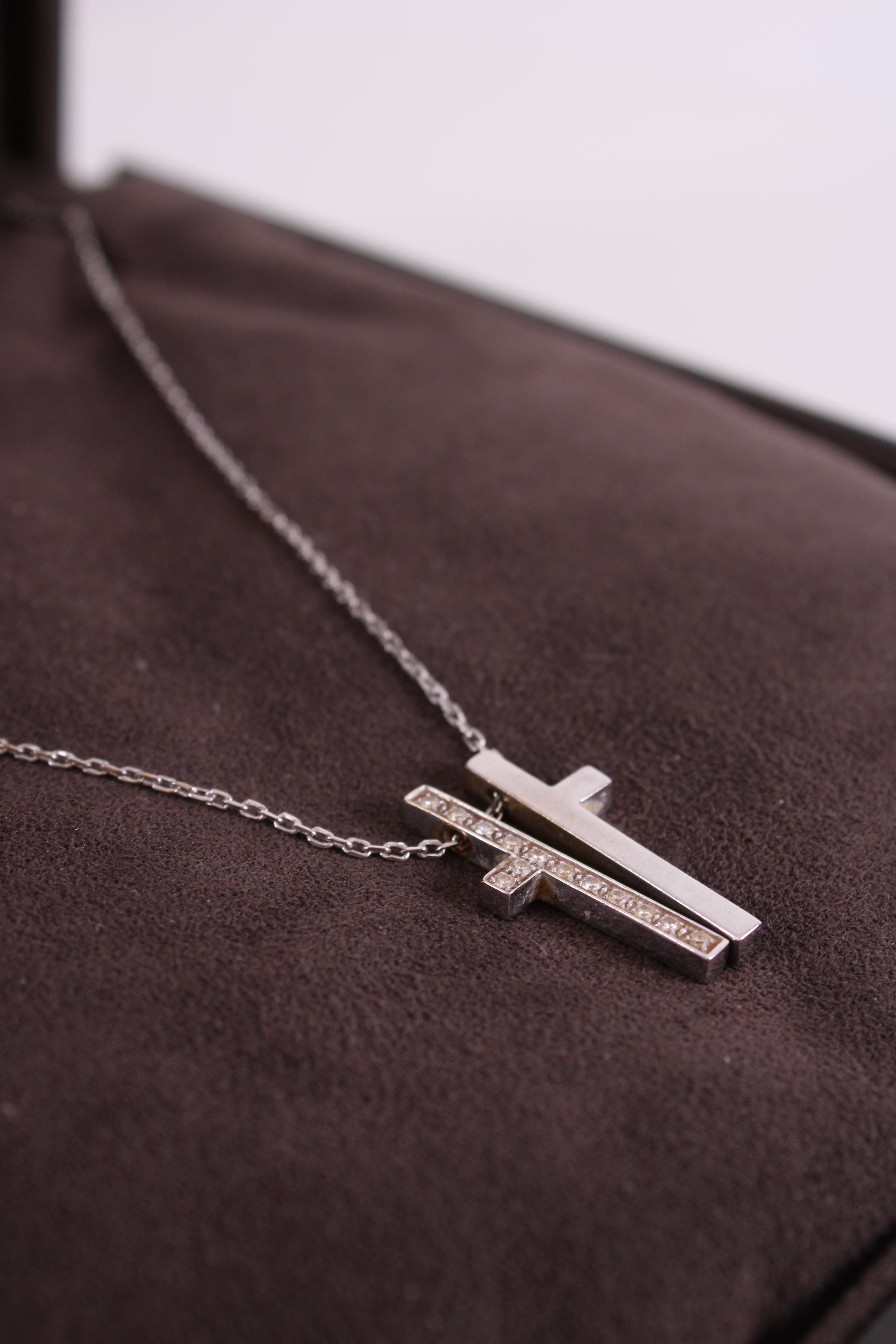 Gucci Diamond Split Cross Necklace 18ct White Gold