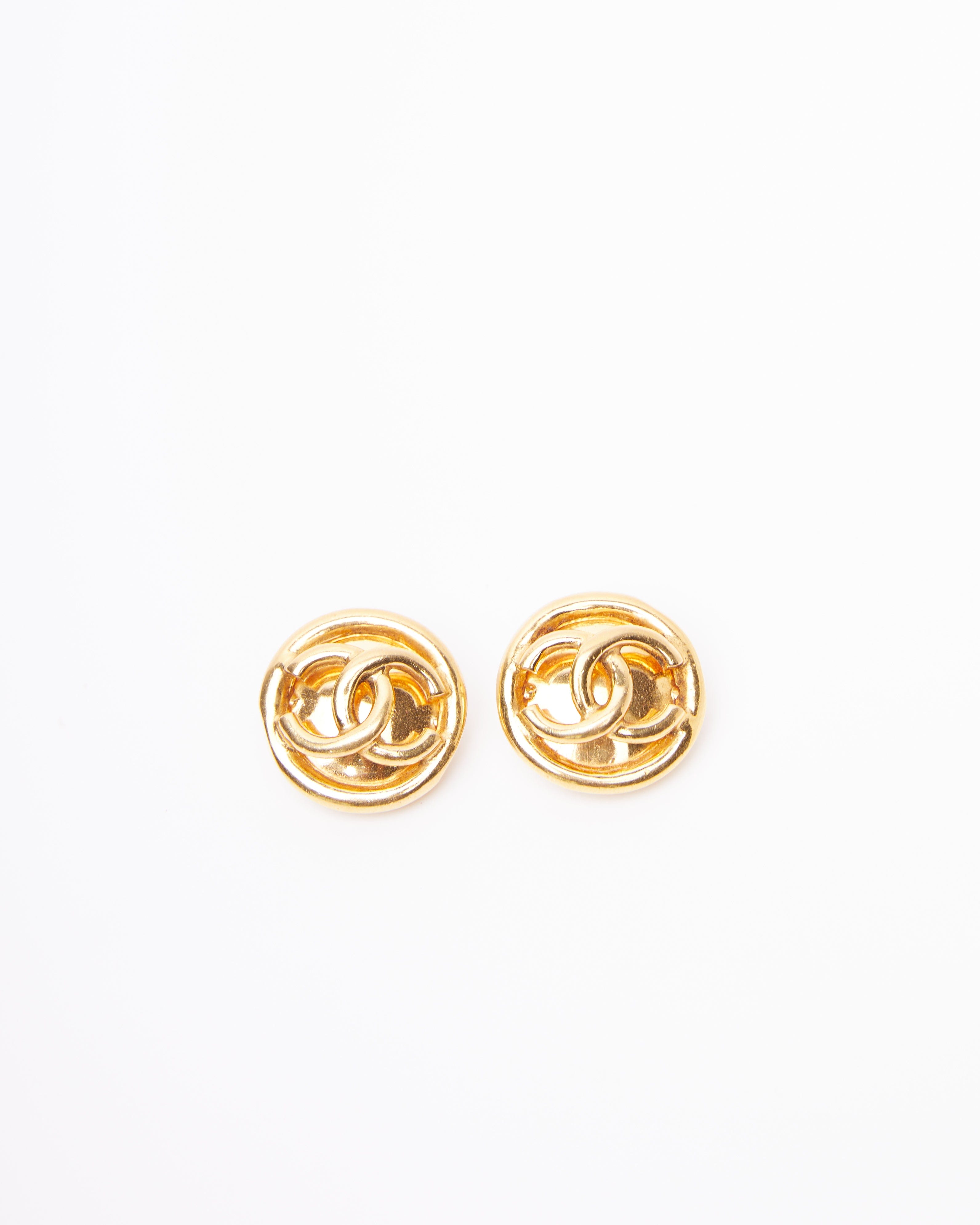 Chanel Vintage Chanel Gold Earring