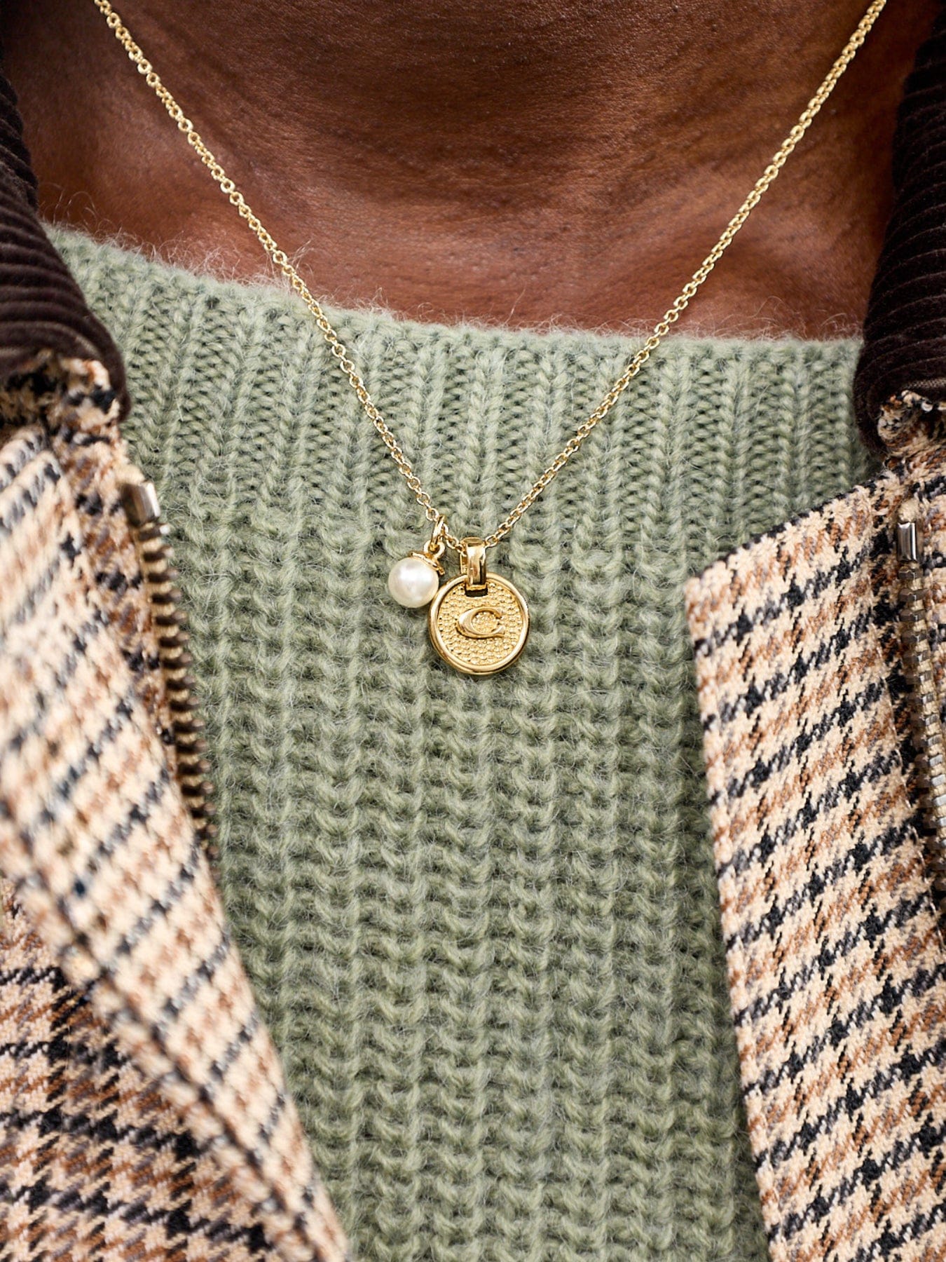 Coach Textured C Pearl Short Pendant Necklace Gold