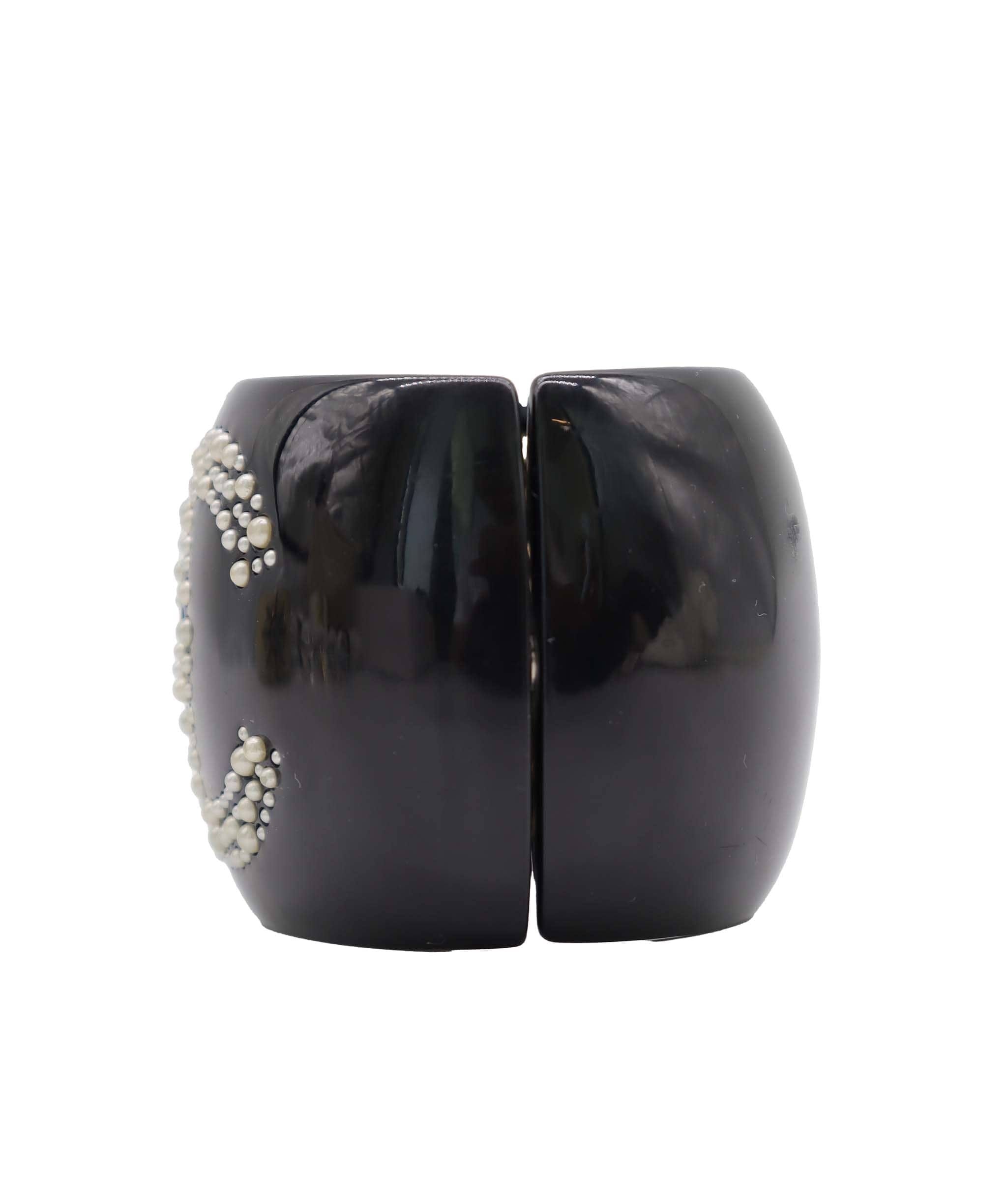 CHANEL BLACK RESIN CC CUFF BRACELET BLACK ASC7322