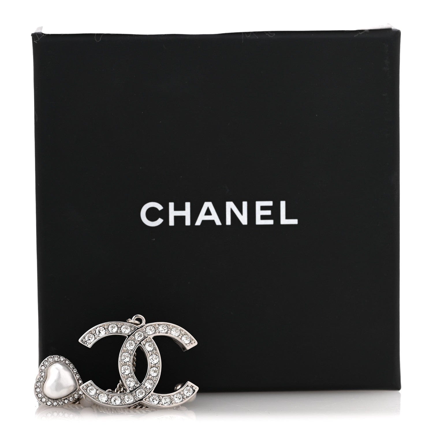 Chanel Diamente Pearl Multi Strand Chain CC Heart Brooch Silver Pearly White