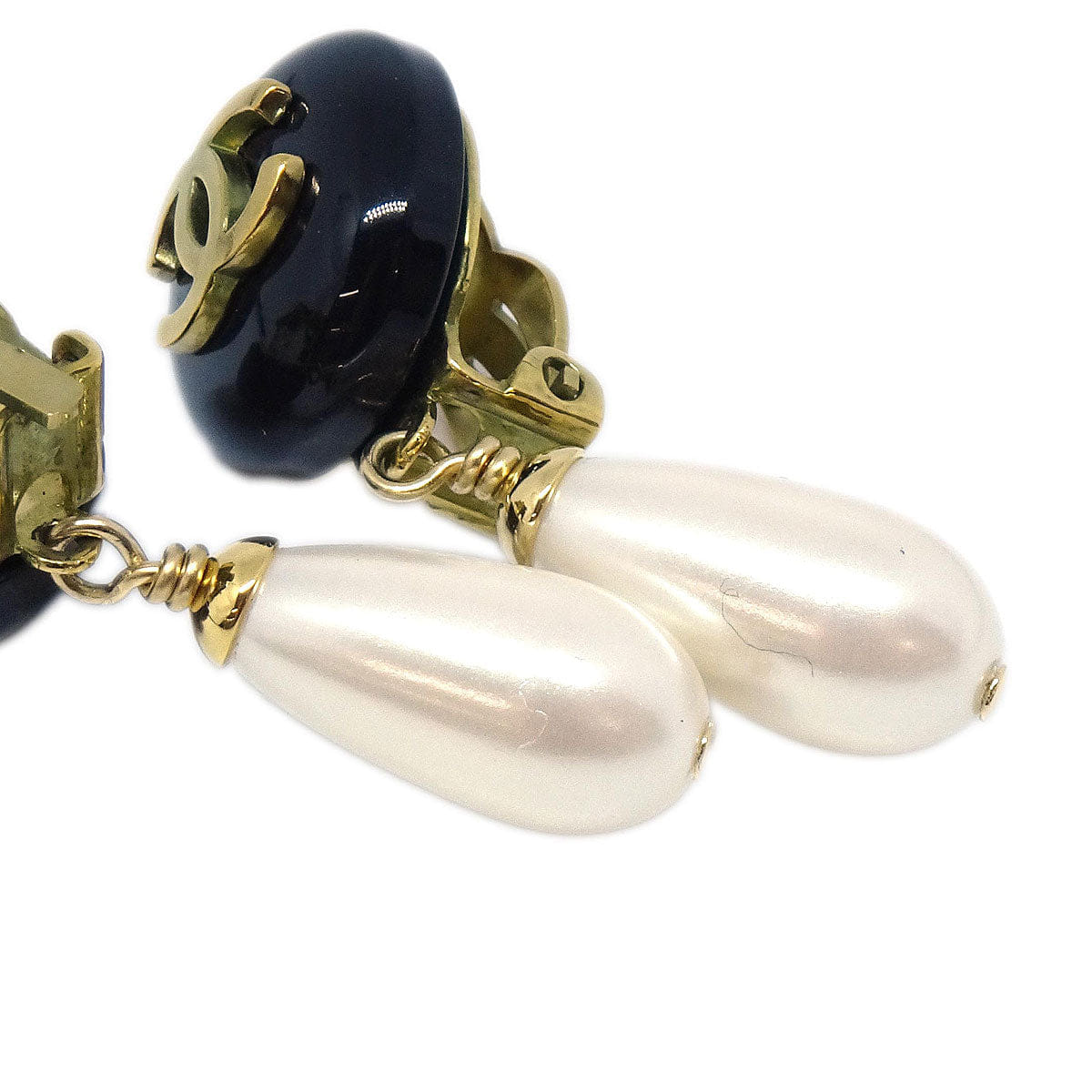 Chanel Gold Costume Pearl Dangle Clip - On Earrings 94A