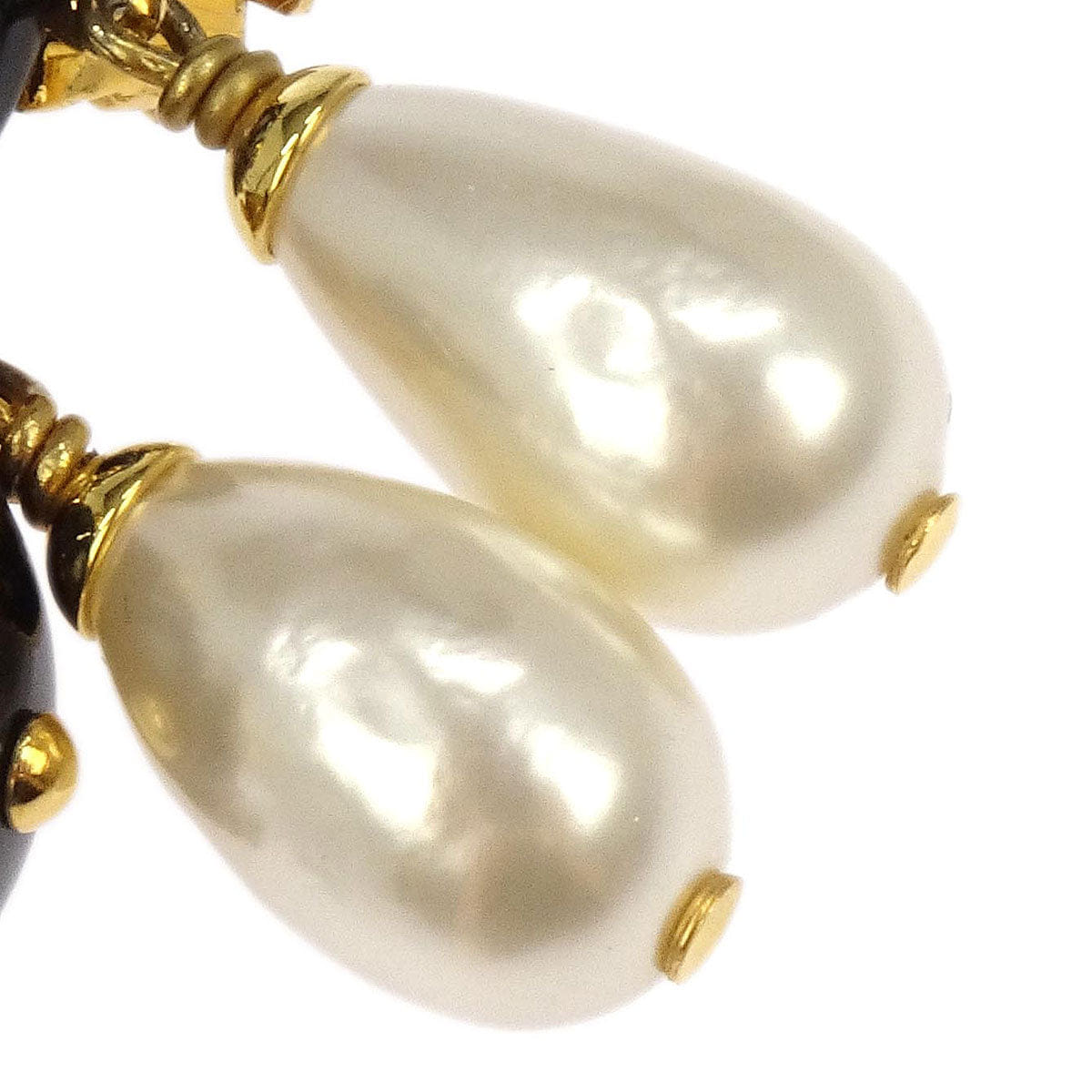 Chanel Gold Costume Pearl Dangle Clip - On Earrings 96C