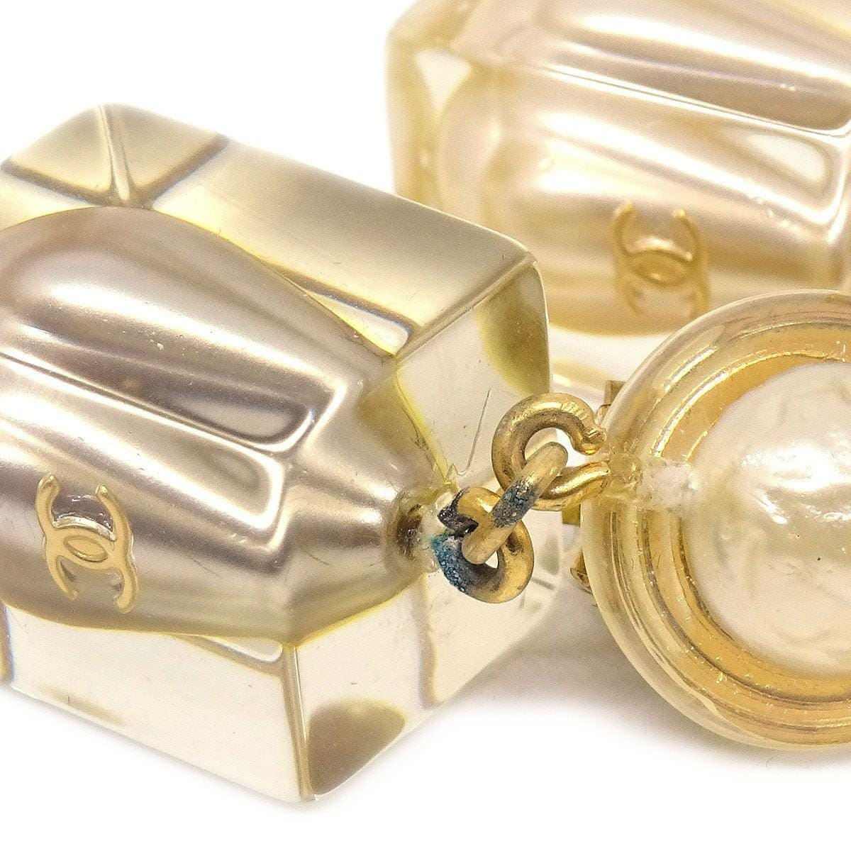 Chanel Imitation Pearl Shaking Earrings Clip - On 97P
