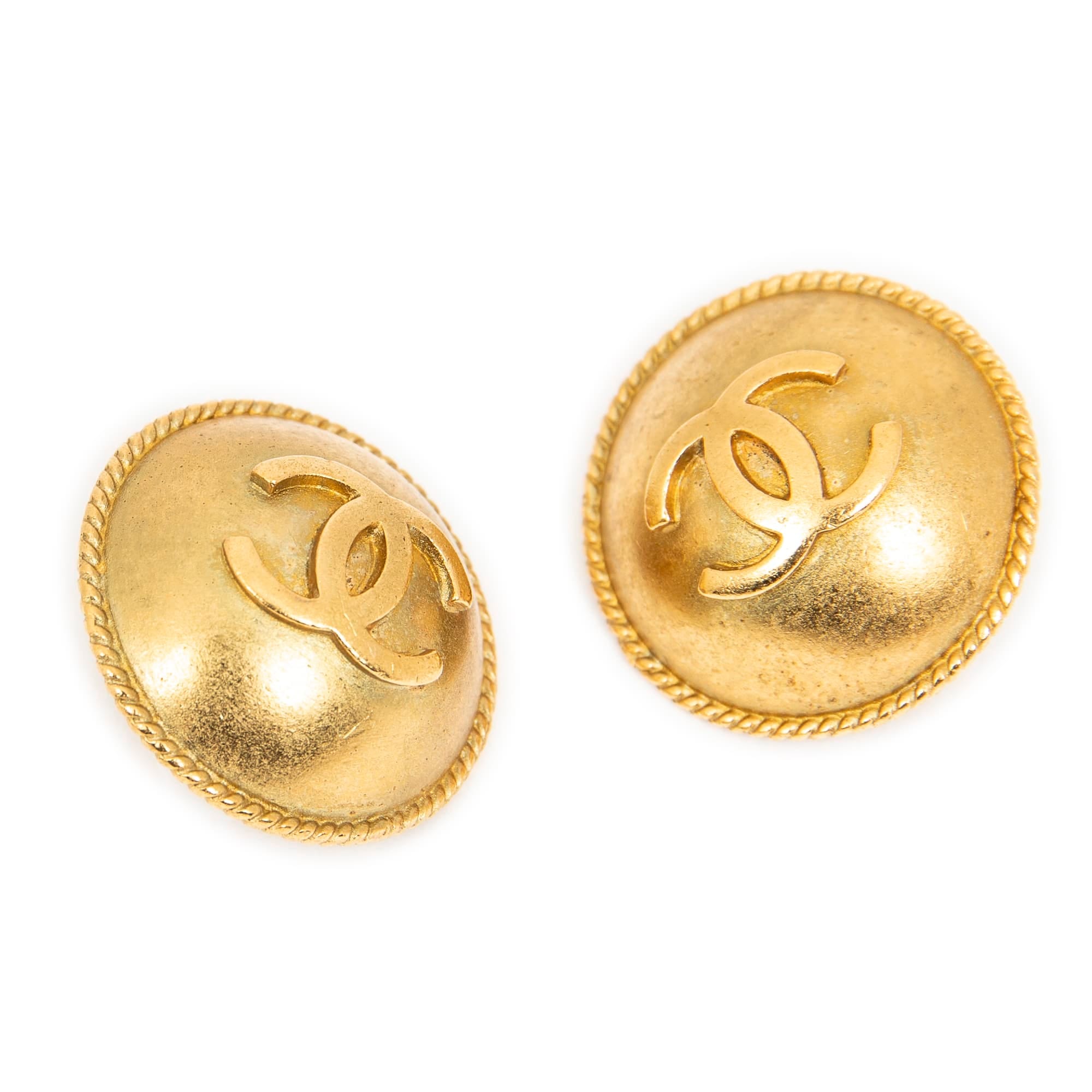 Chanel Gold Stainless Steel without Nickel CC Round Clip On Earrings ABC5956